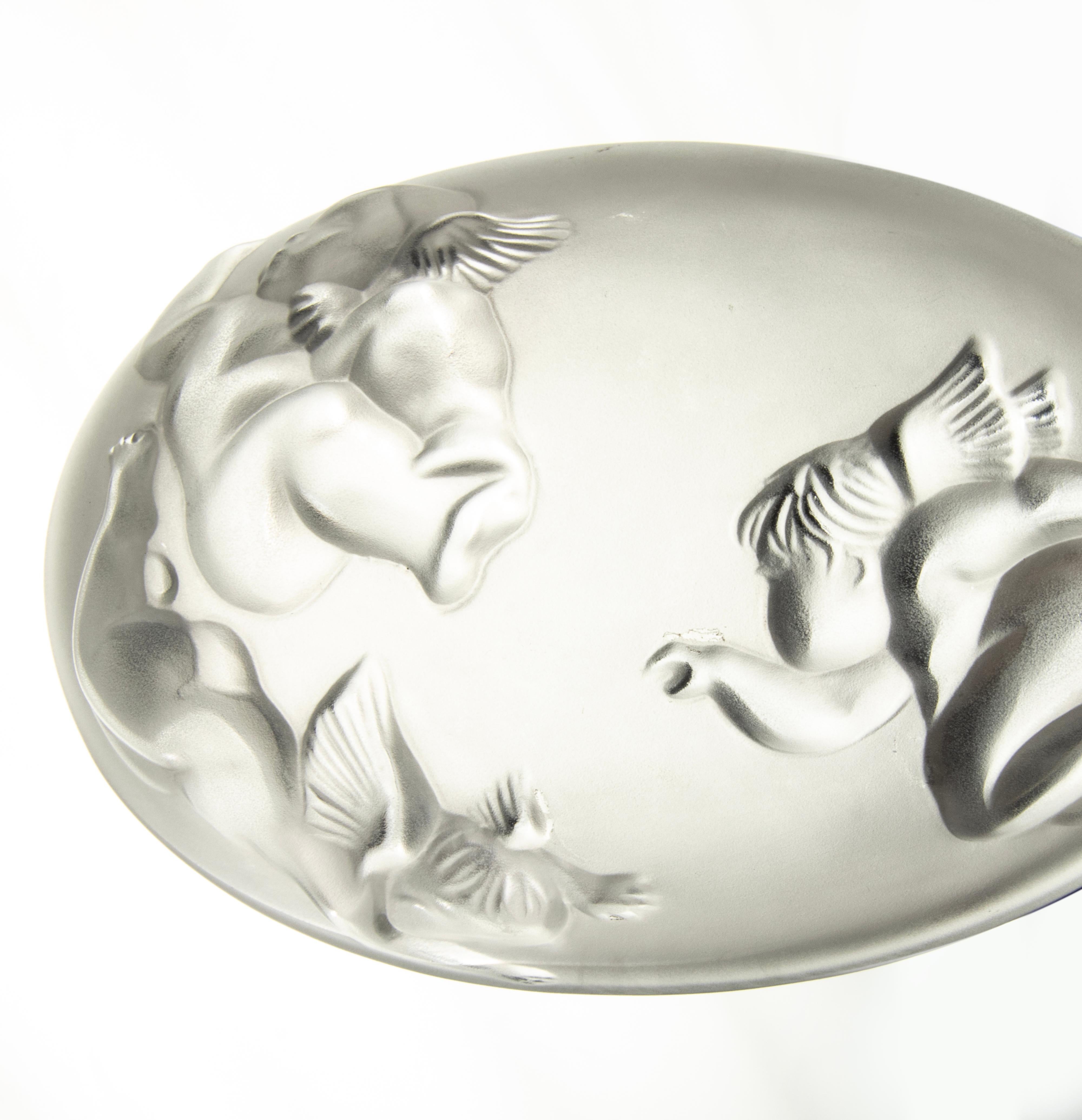 Mid-Century Modern Egg Shaped Box Made by Lalique France, Boîte Angelots For Sale 7