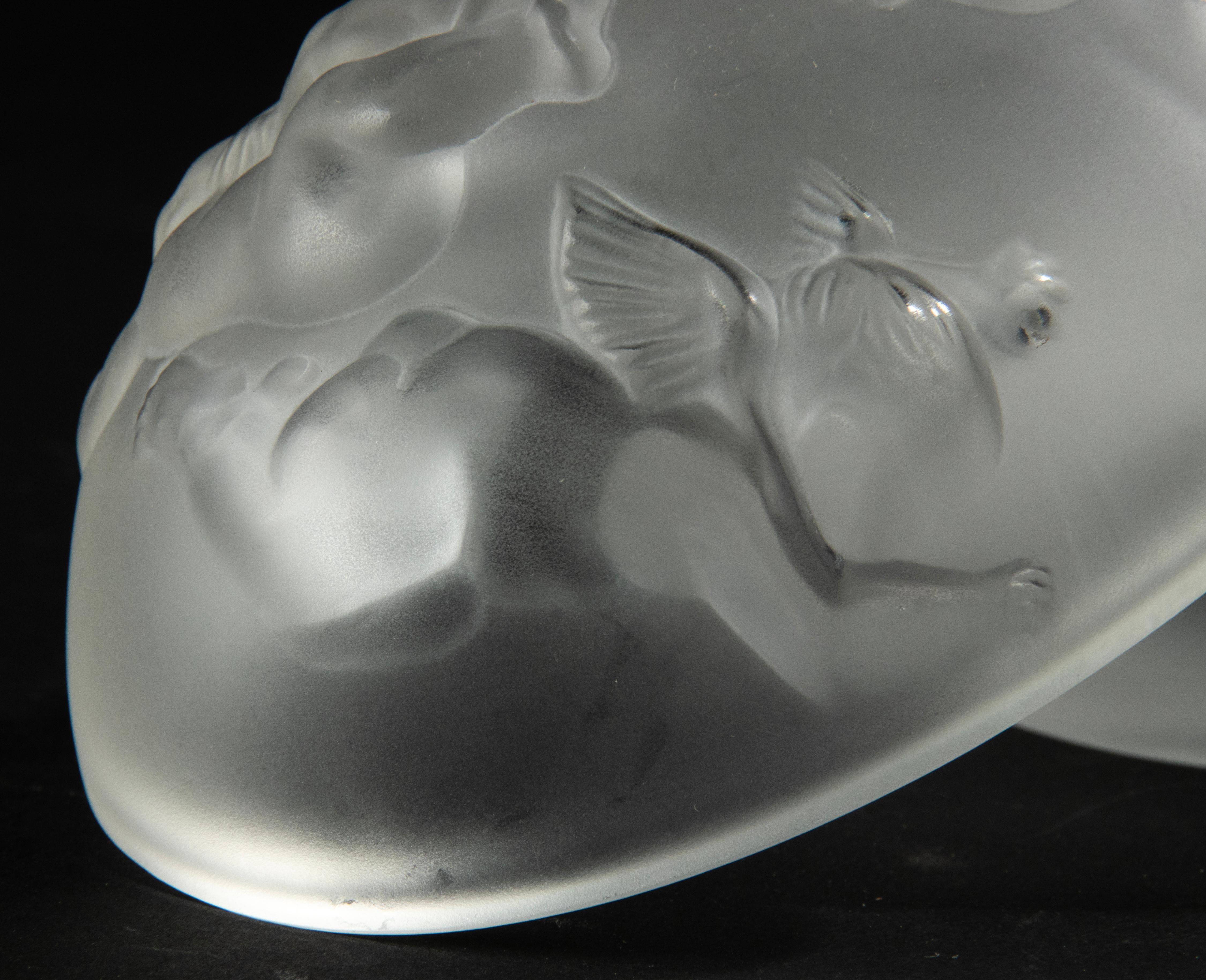 Mid-Century Modern Egg Shaped Box Made by Lalique France, Boîte Angelots For Sale 10