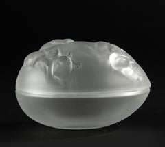 Mid-Century Modern Egg Shaped Box Made by Lalique France, Boîte Angelots