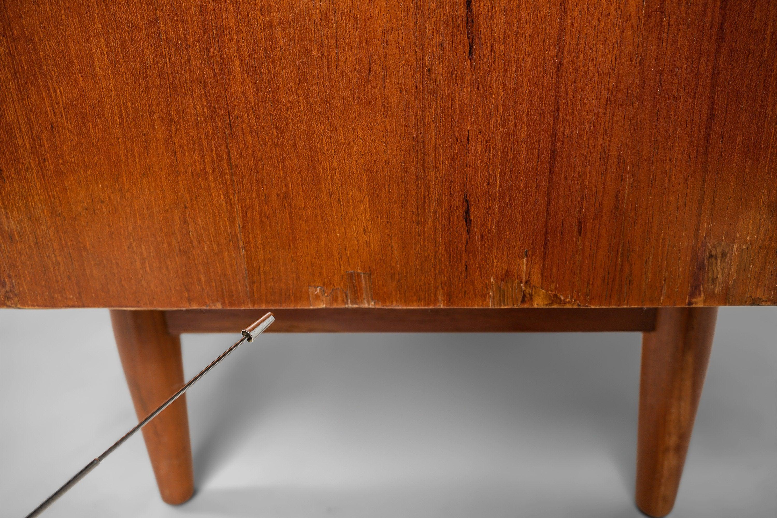 Mid-Century Modern Eight Drawer Dresser in Teak by Arne Vodder for Sibast For Sale 2