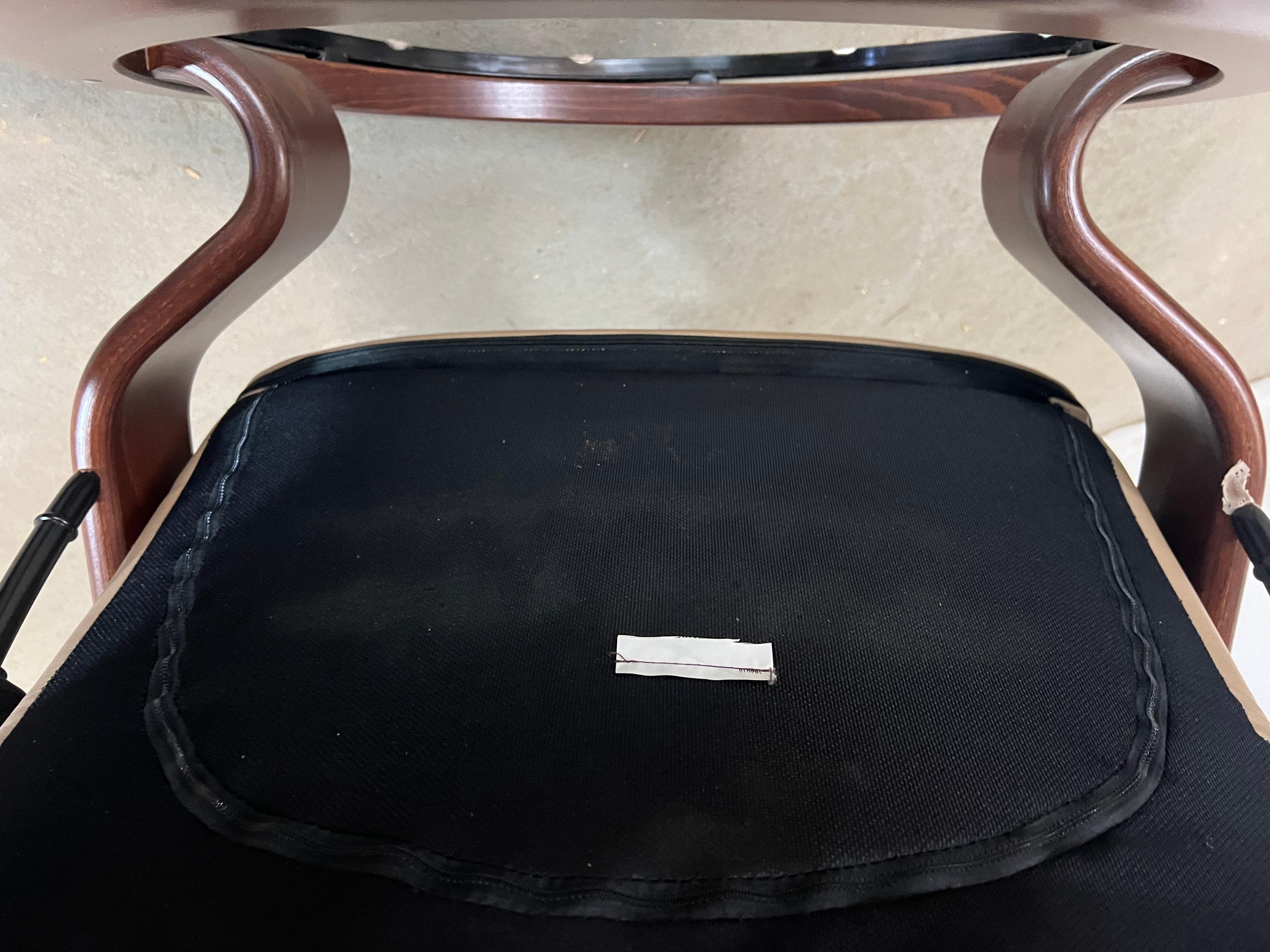 Mid-Century Modern Ekornes Stressless Leather Lounge Chair and Ottoman 4
