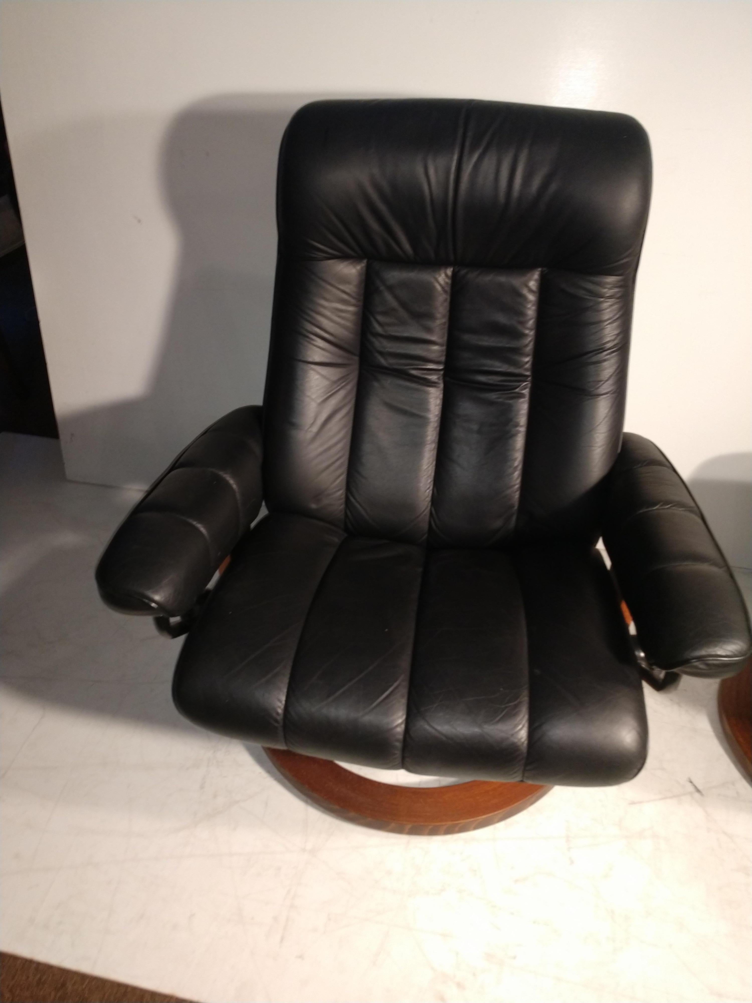 MidCentury Modern Ekornes Stressless Leather Recliner For Sale at