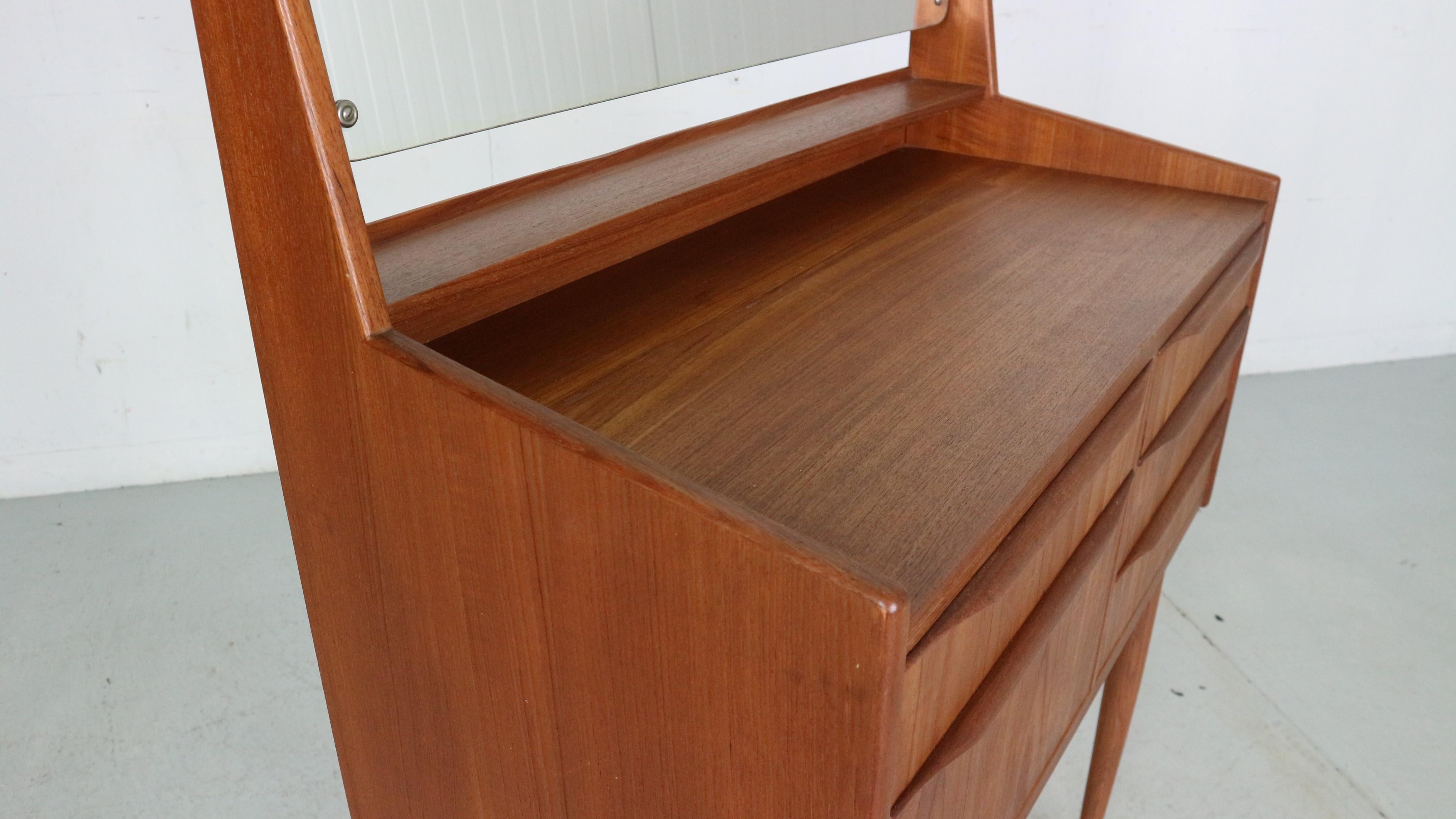 Mid-Century Modern Elegant Teak Vanity Table/ Cabinet, 1960's, Denmark 4