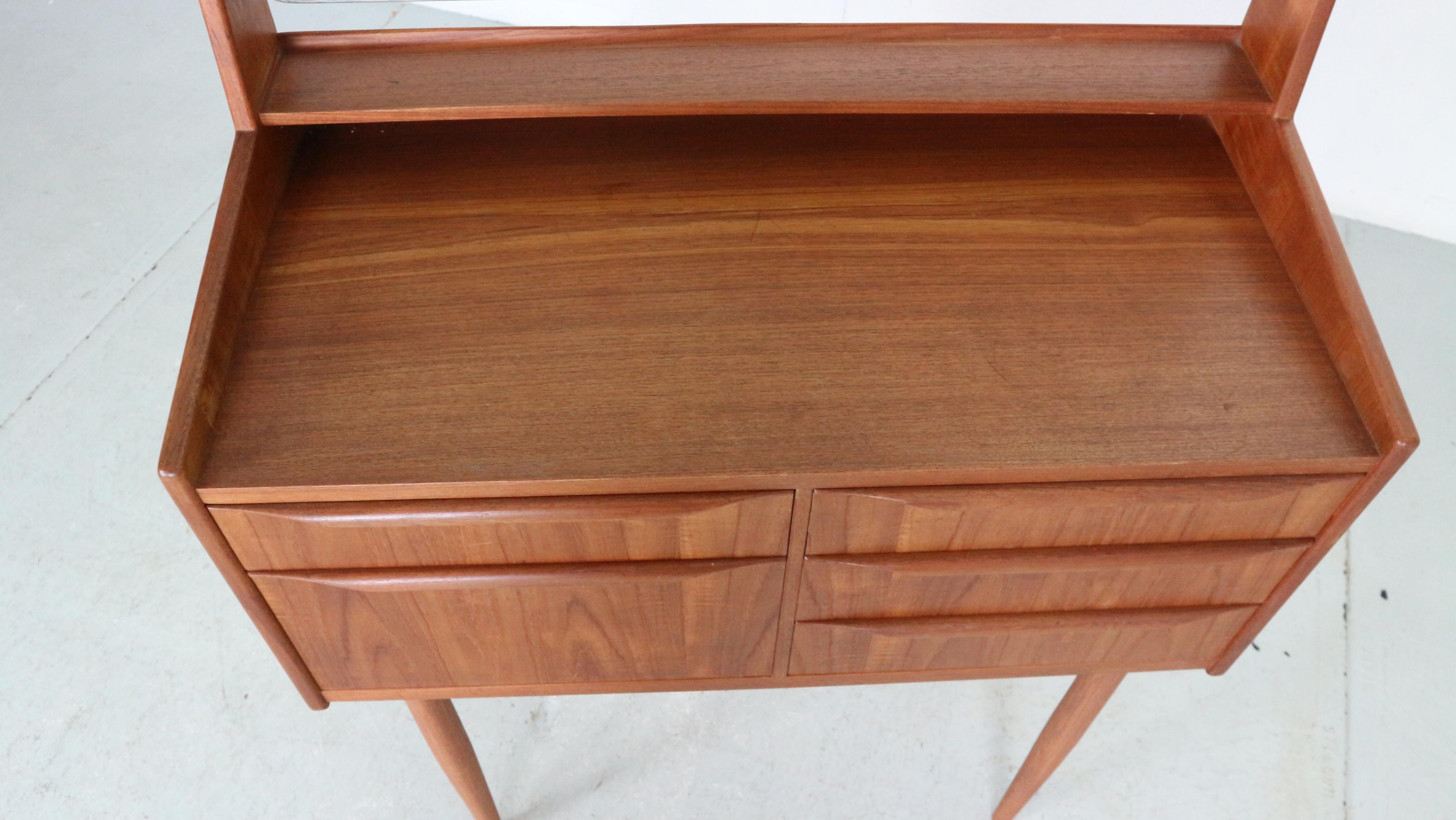 Mid-Century Modern Elegant Teak Vanity Table/ Cabinet, 1960's, Denmark 10
