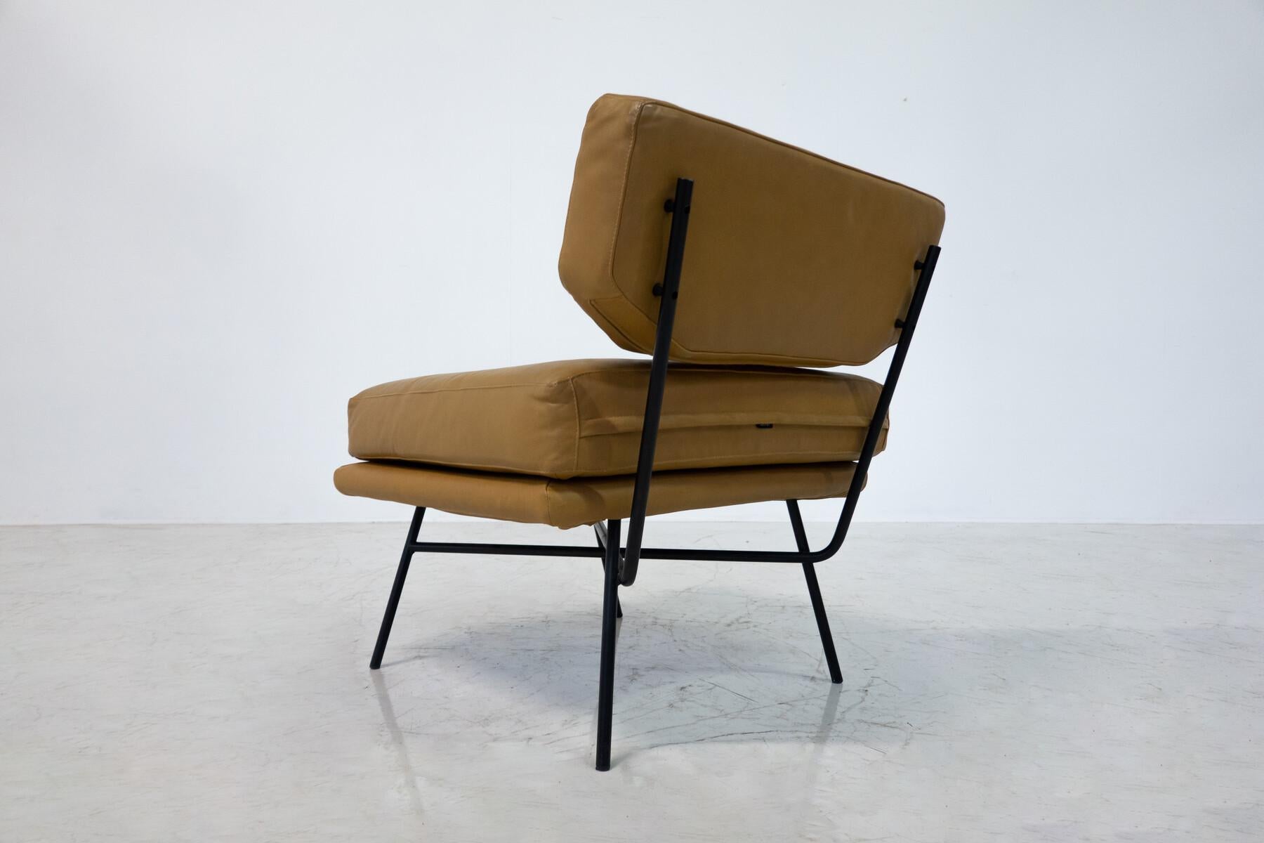Mid-Century Modern 'Elettra' Armchair by Stdio BBPR for Arflex, Leather and Iron For Sale 11