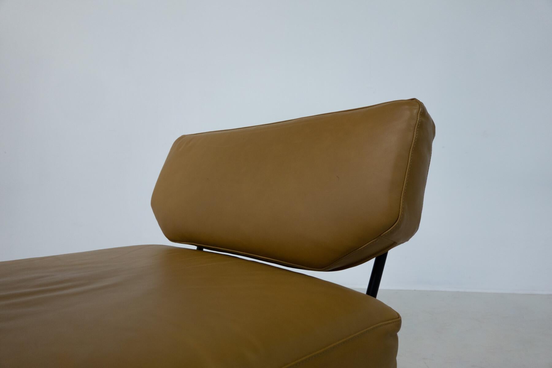 Mid-Century Modern 'Elettra' Armchair by Stdio BBPR for Arflex, Leather and Iron For Sale 14