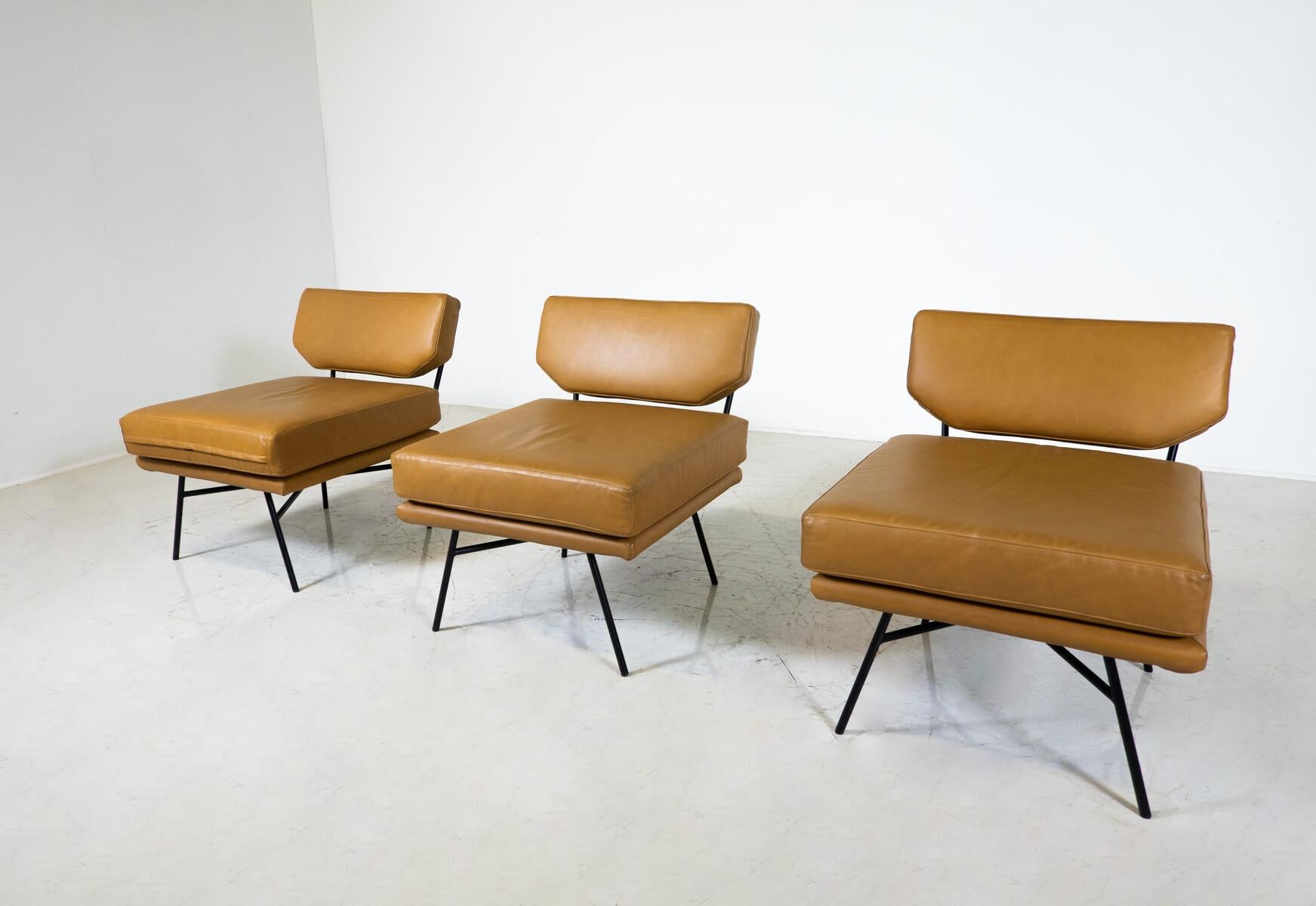 Mid-Century Modern 'Elettra' Armchair by Stdio BBPR for Arflex, Leather and Iron In Good Condition For Sale In Brussels, BE