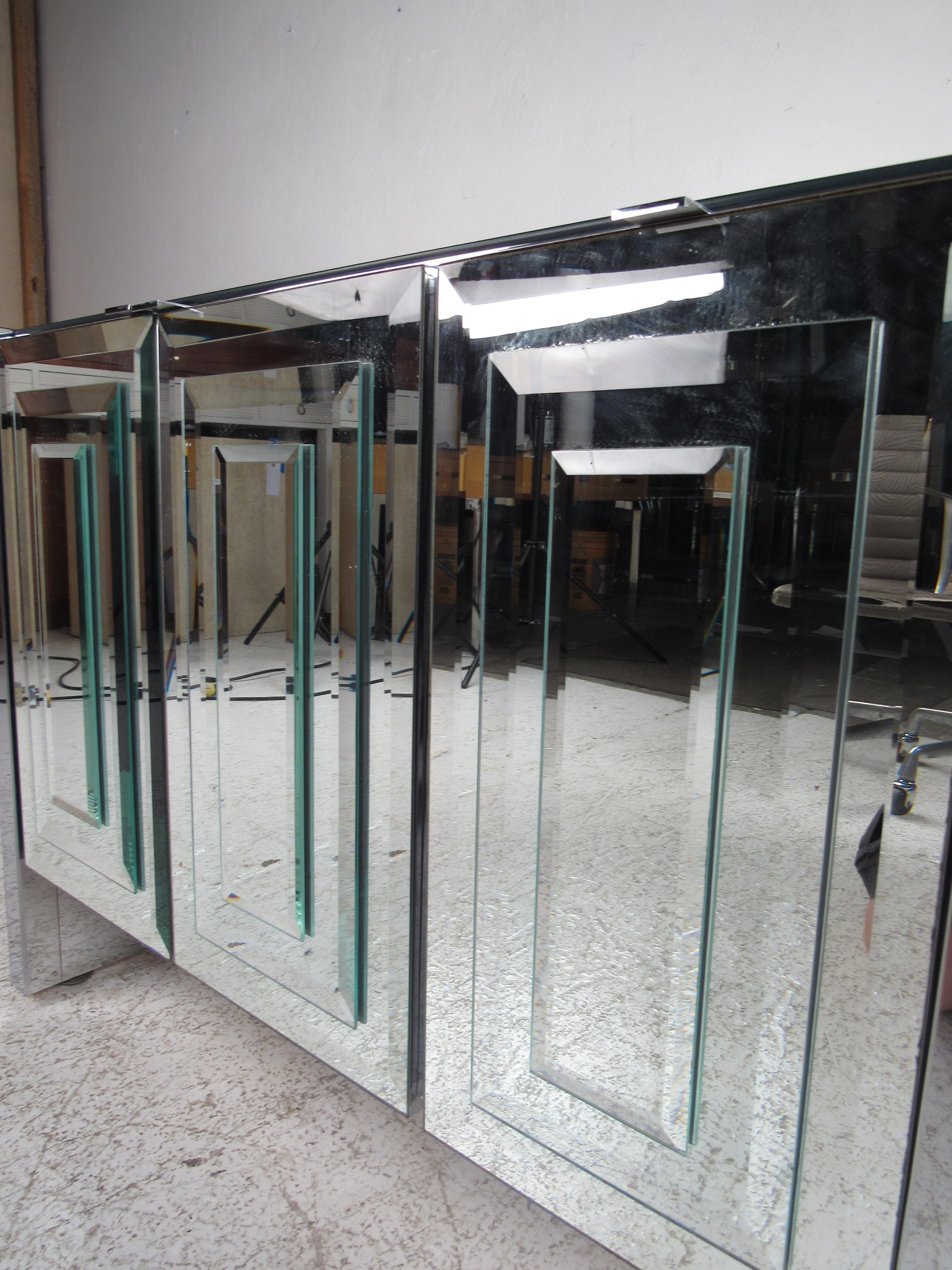 metalkris spiegelschrank