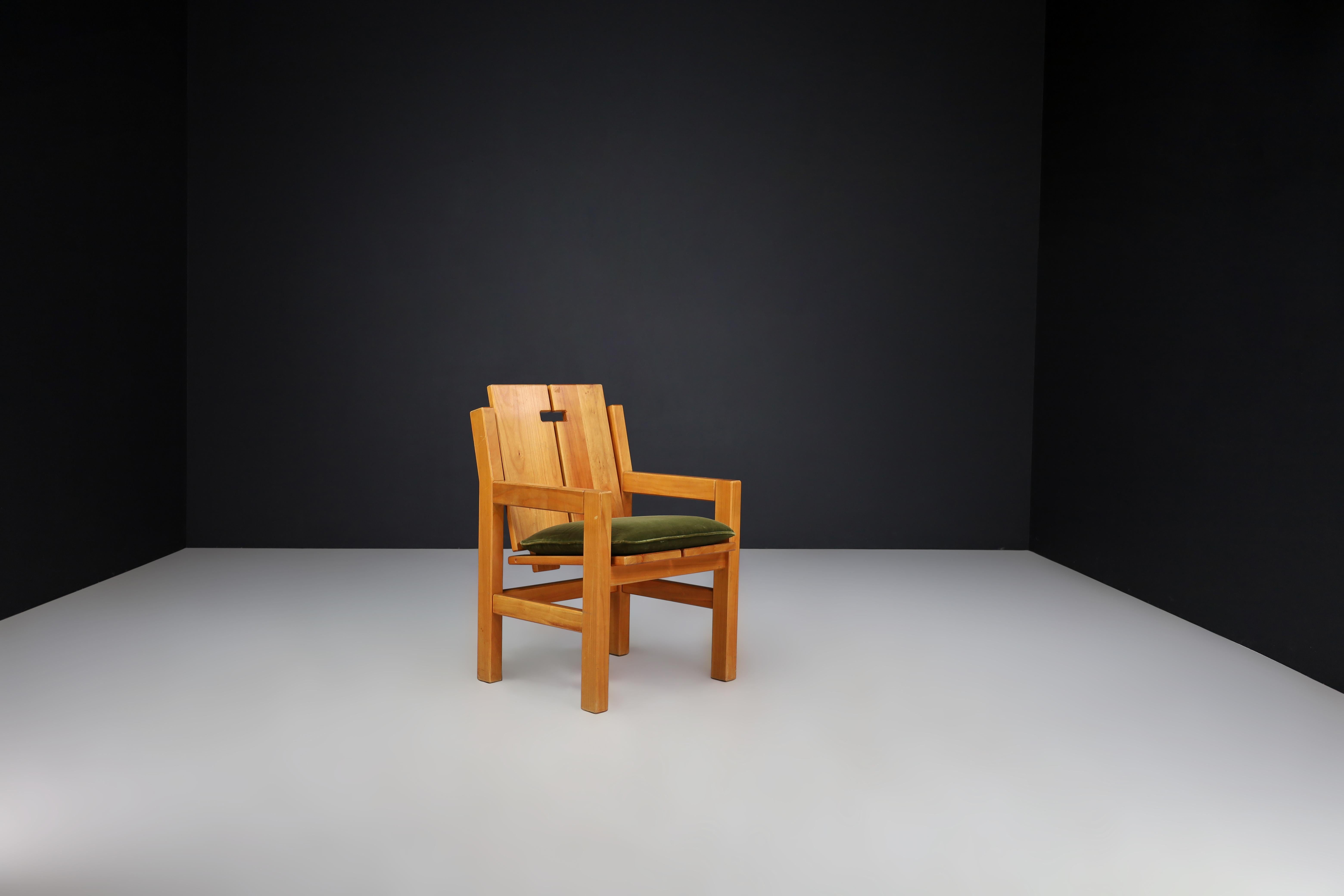 Mid-Century Modern Elm Armchairs with Green Velvet Upholstery, France 1970s For Sale 2