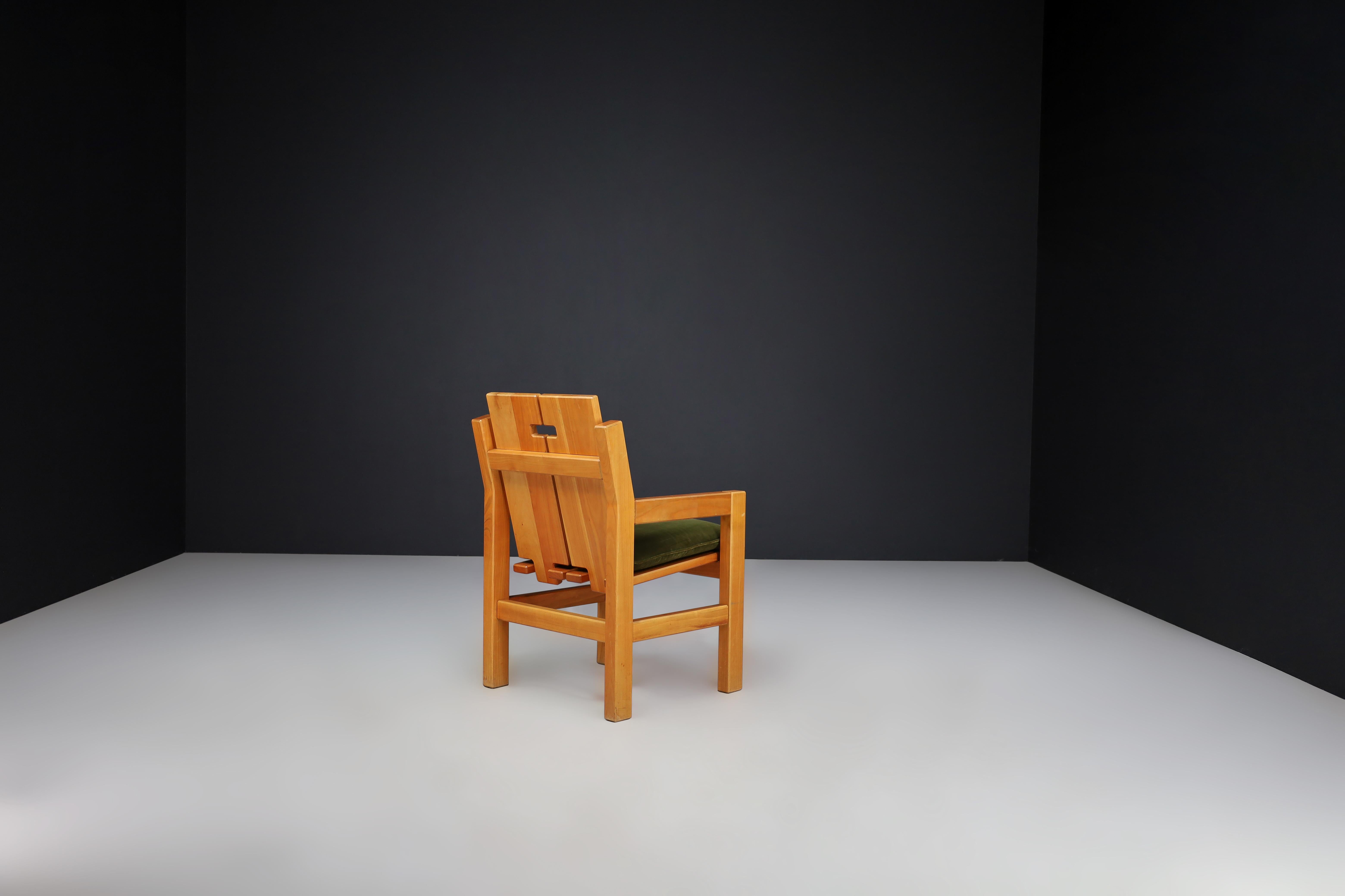 Mid-Century Modern Elm Armchairs with Green Velvet Upholstery, France 1970s For Sale 3