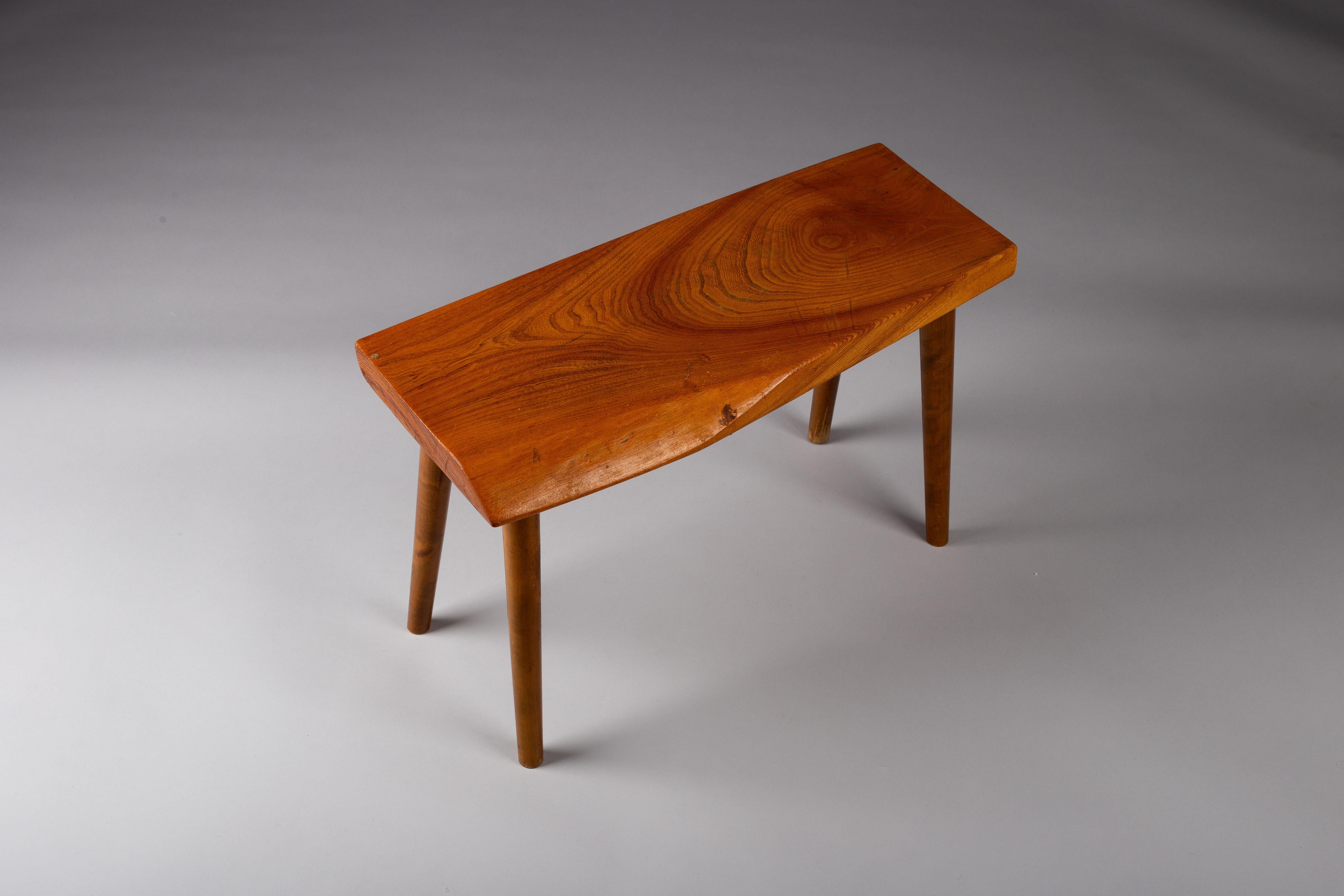 Tabouret en orme The Moderns en vente 3