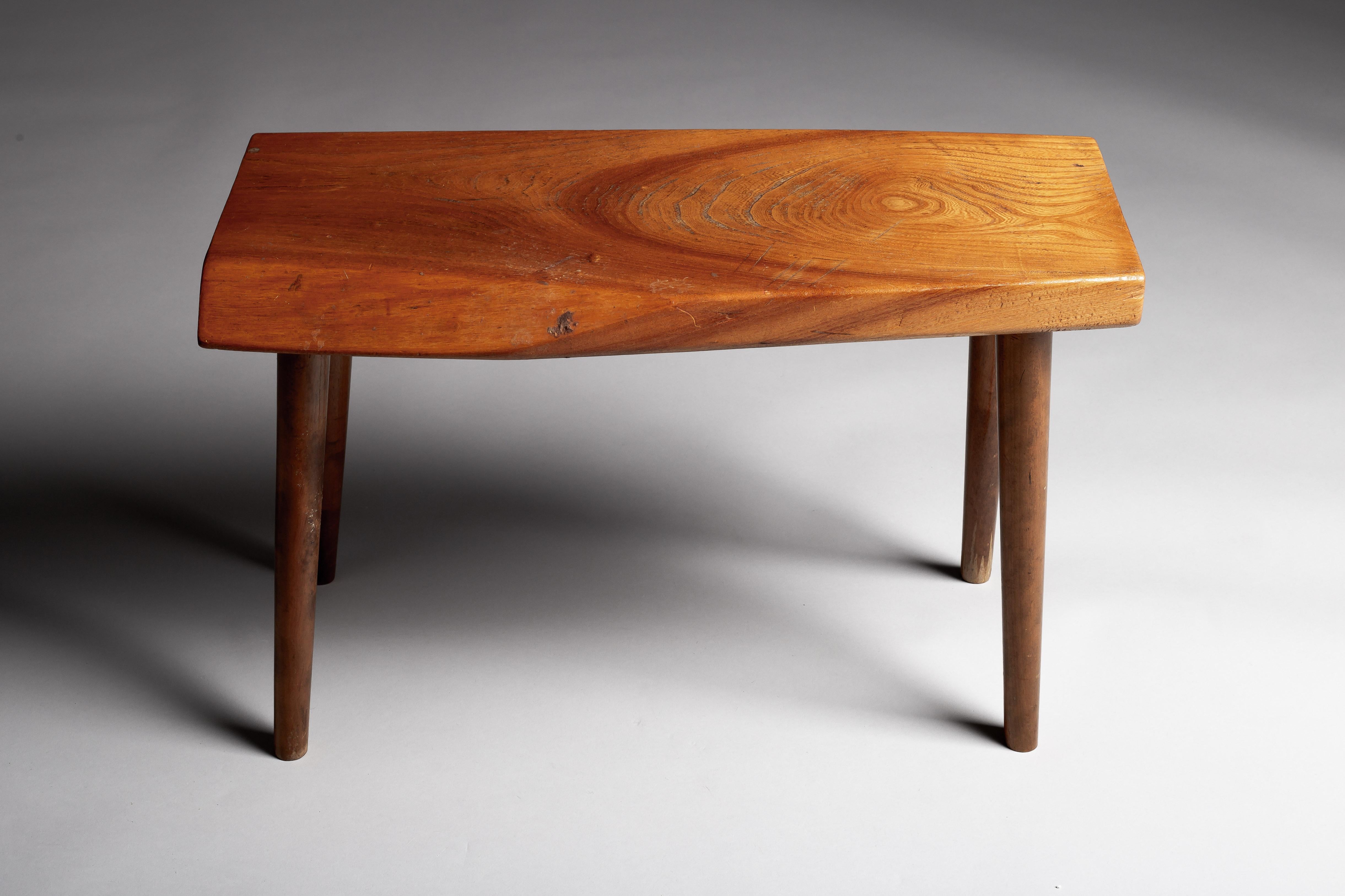 Tabouret en orme The Moderns en vente 4