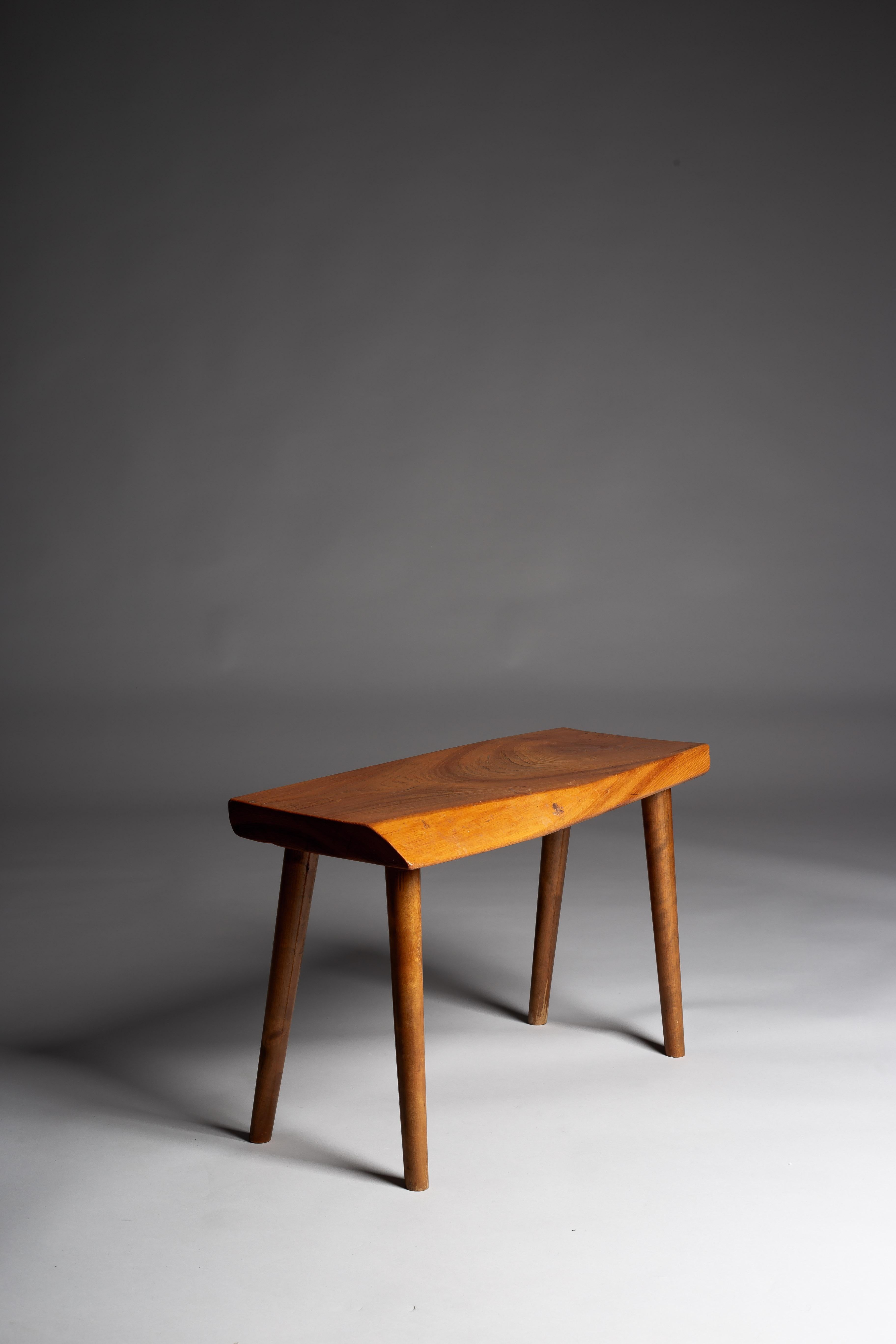 Finlandais Tabouret en orme The Moderns en vente