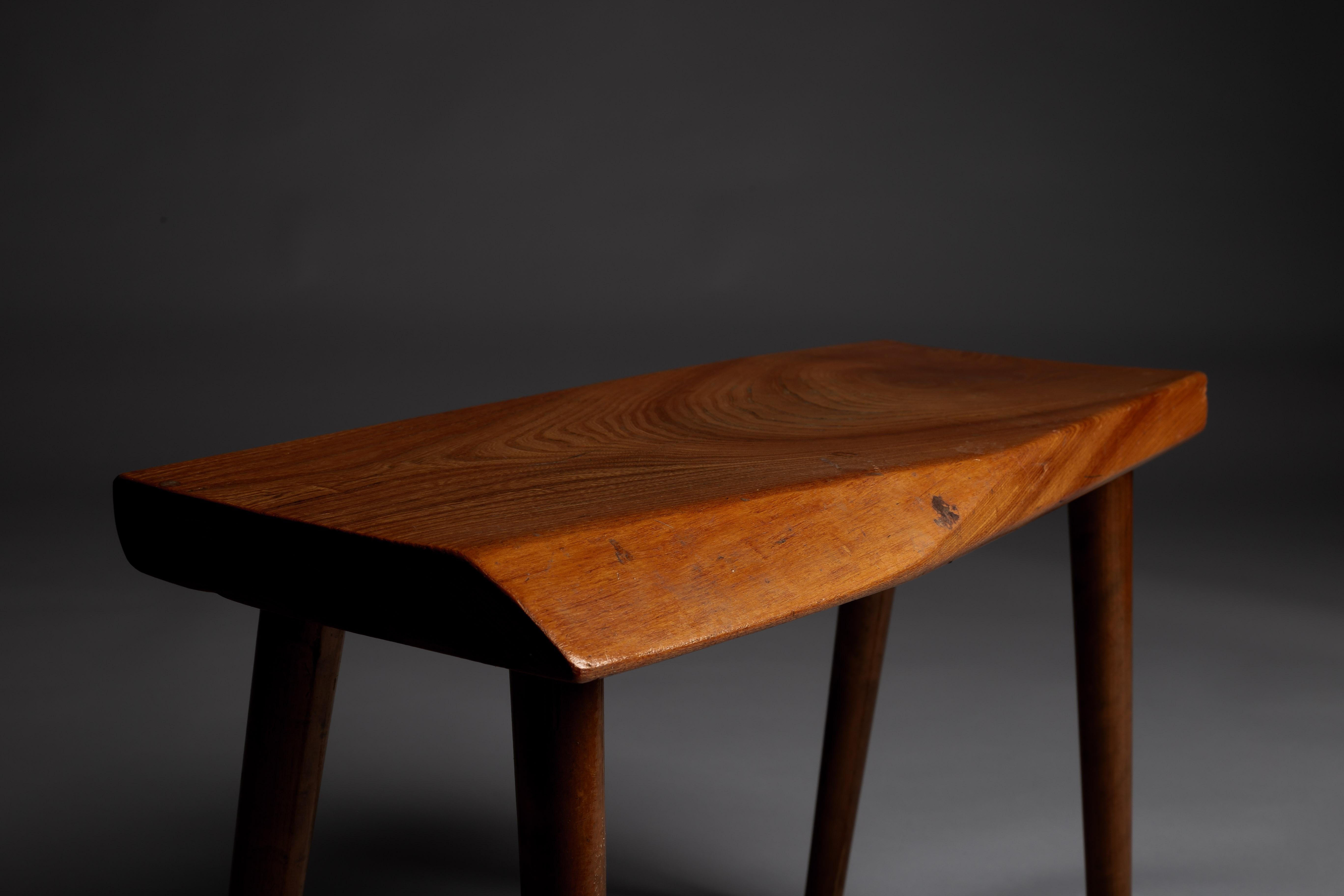 Tabouret en orme The Moderns en vente 2