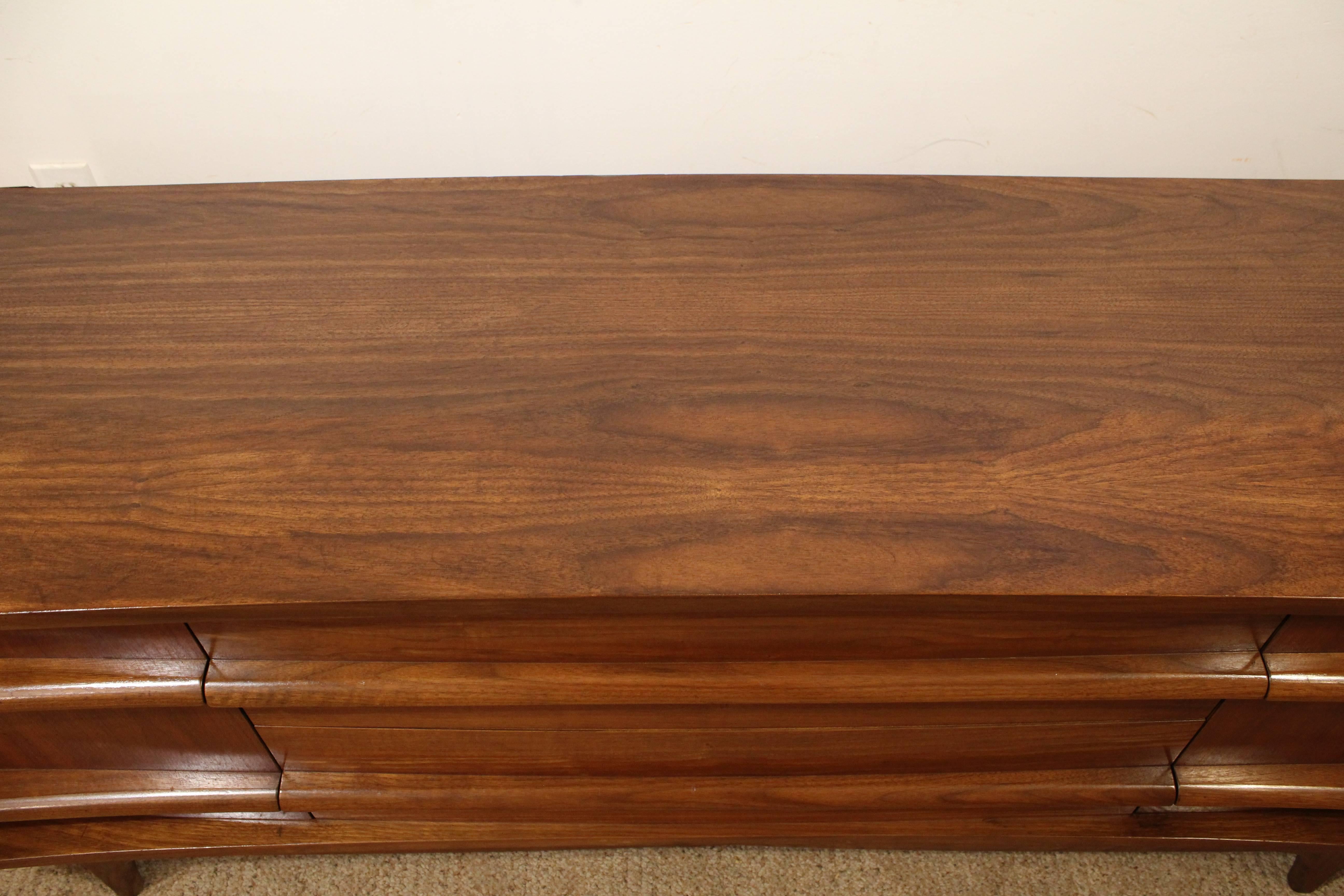 Mid-Century Modern Elongated Concave-Front Walnut Credenza 5
