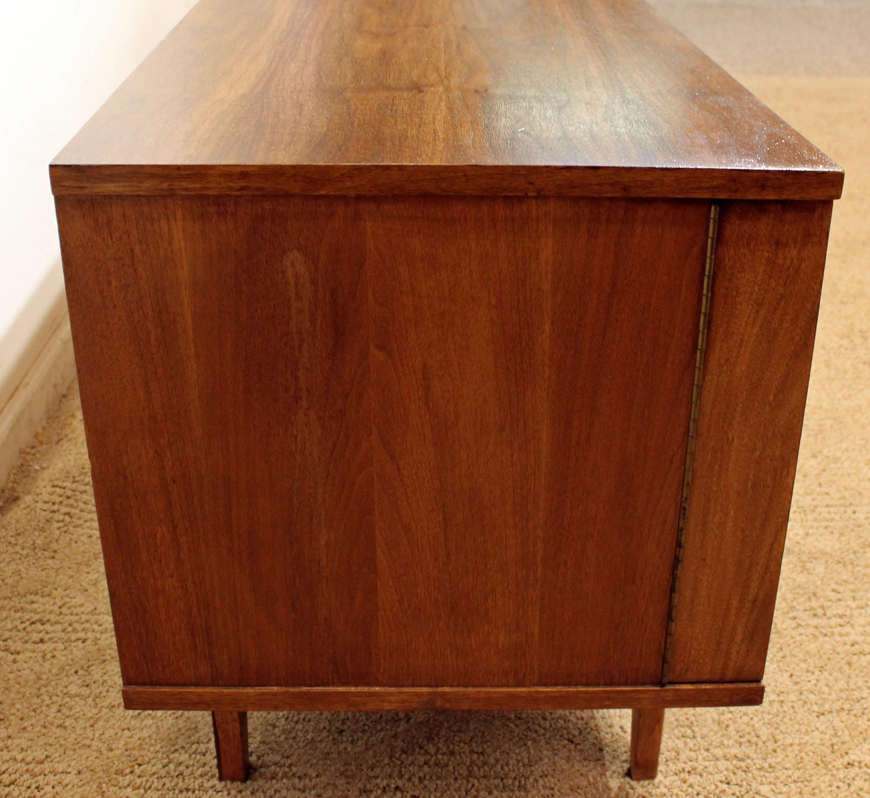 Mid-Century Modern Elongated Low Concave-Front Walnut Credenza 1