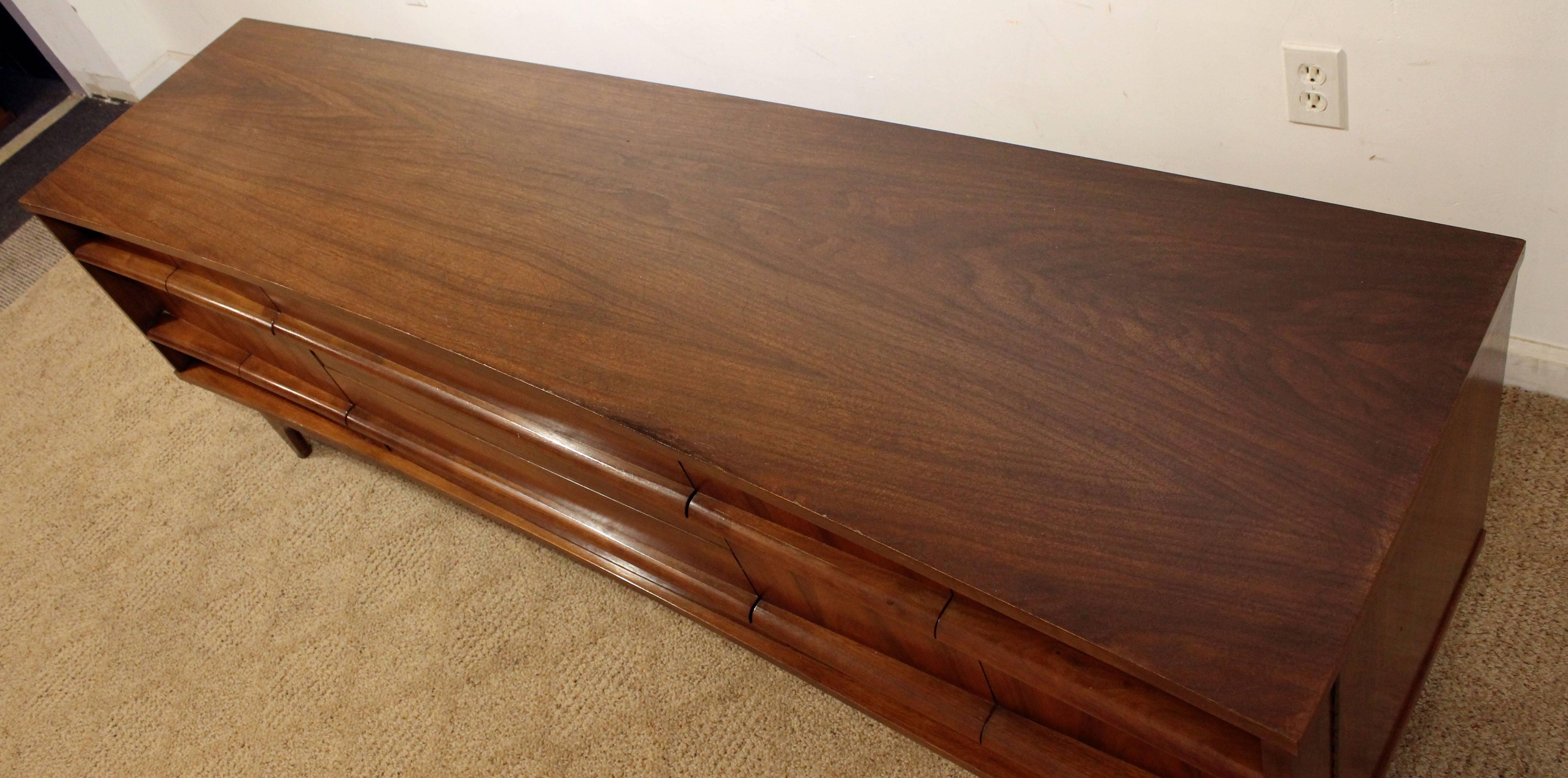 Mid-Century Modern Elongated Low Concave-Front Walnut Credenza 2