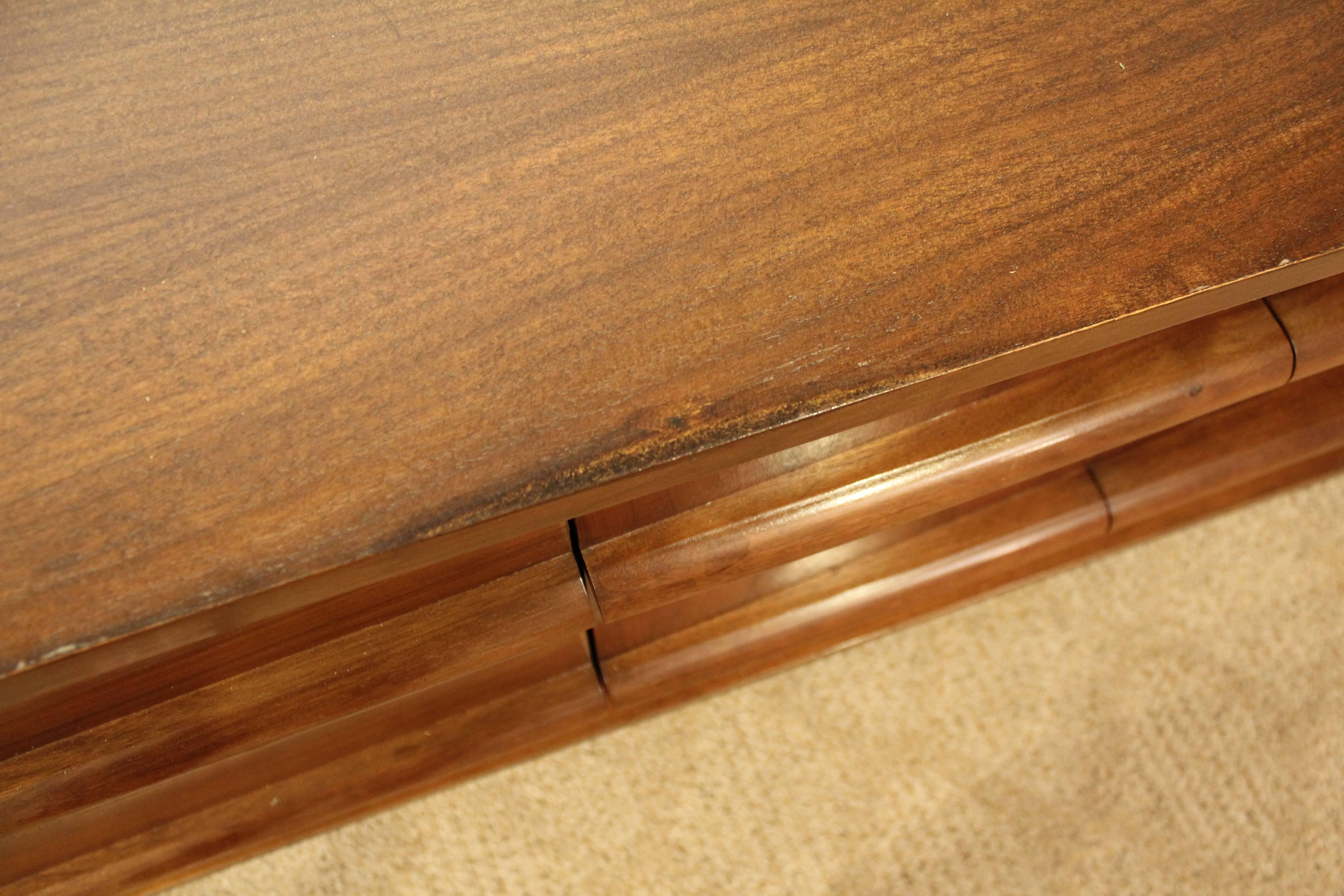 Mid-Century Modern Elongated Low Concave-Front Walnut Credenza 4
