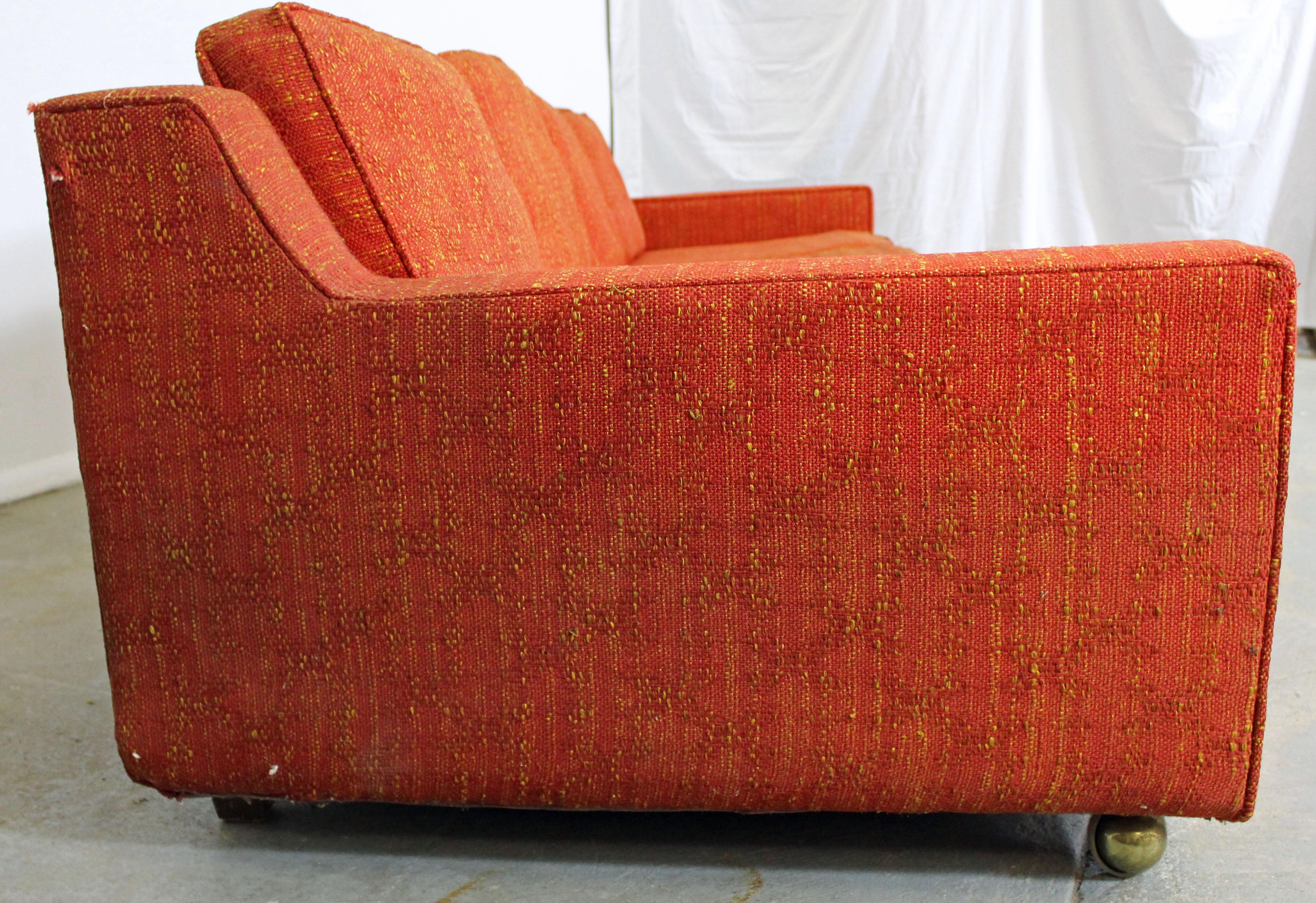 Mid-Century Modern Elongated Sofa on Wheels by Kroehler In Distressed Condition In Wilmington, DE