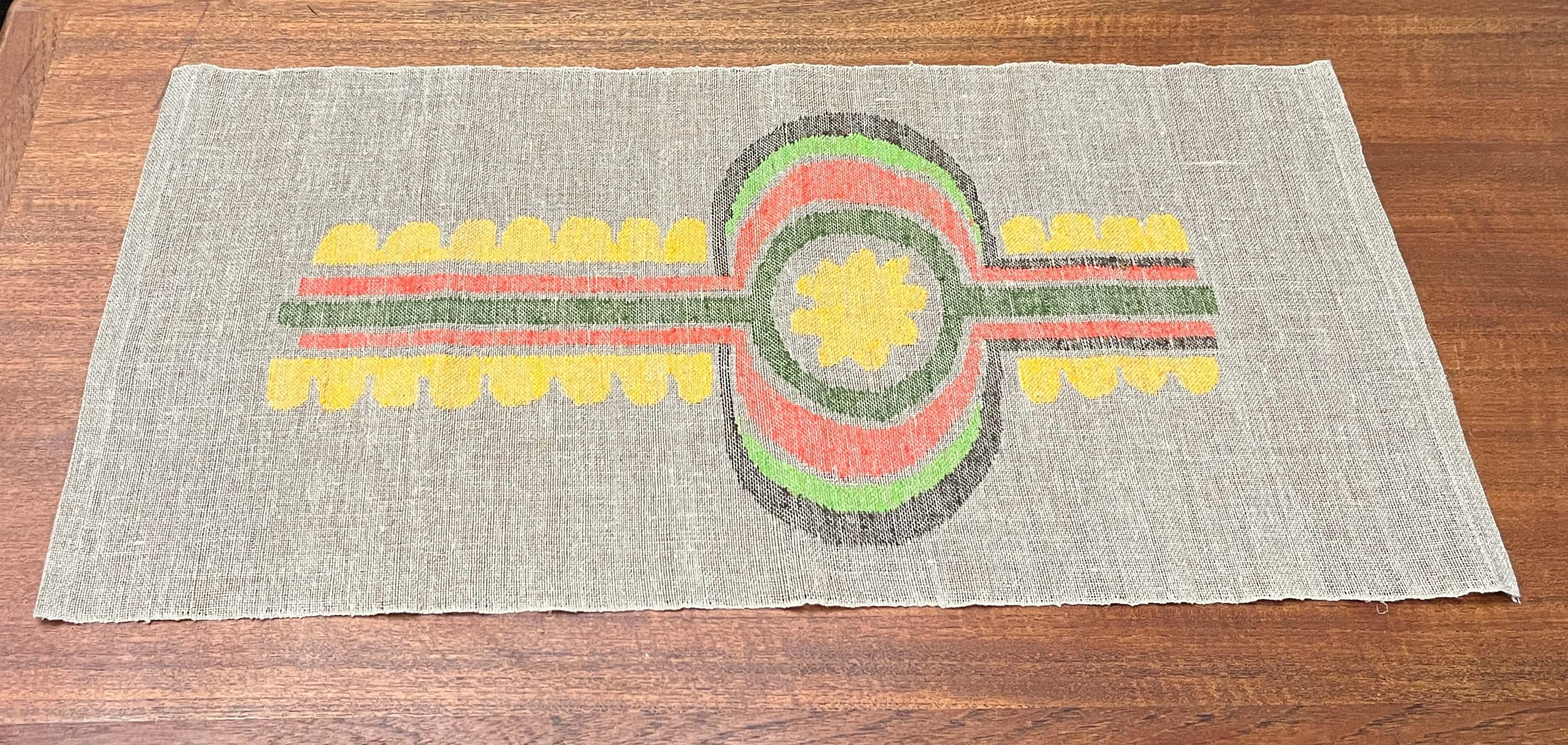 Arazzo da parete in lino ricamato di metà secolo moderno con design floreale Finlandia in vendita 7