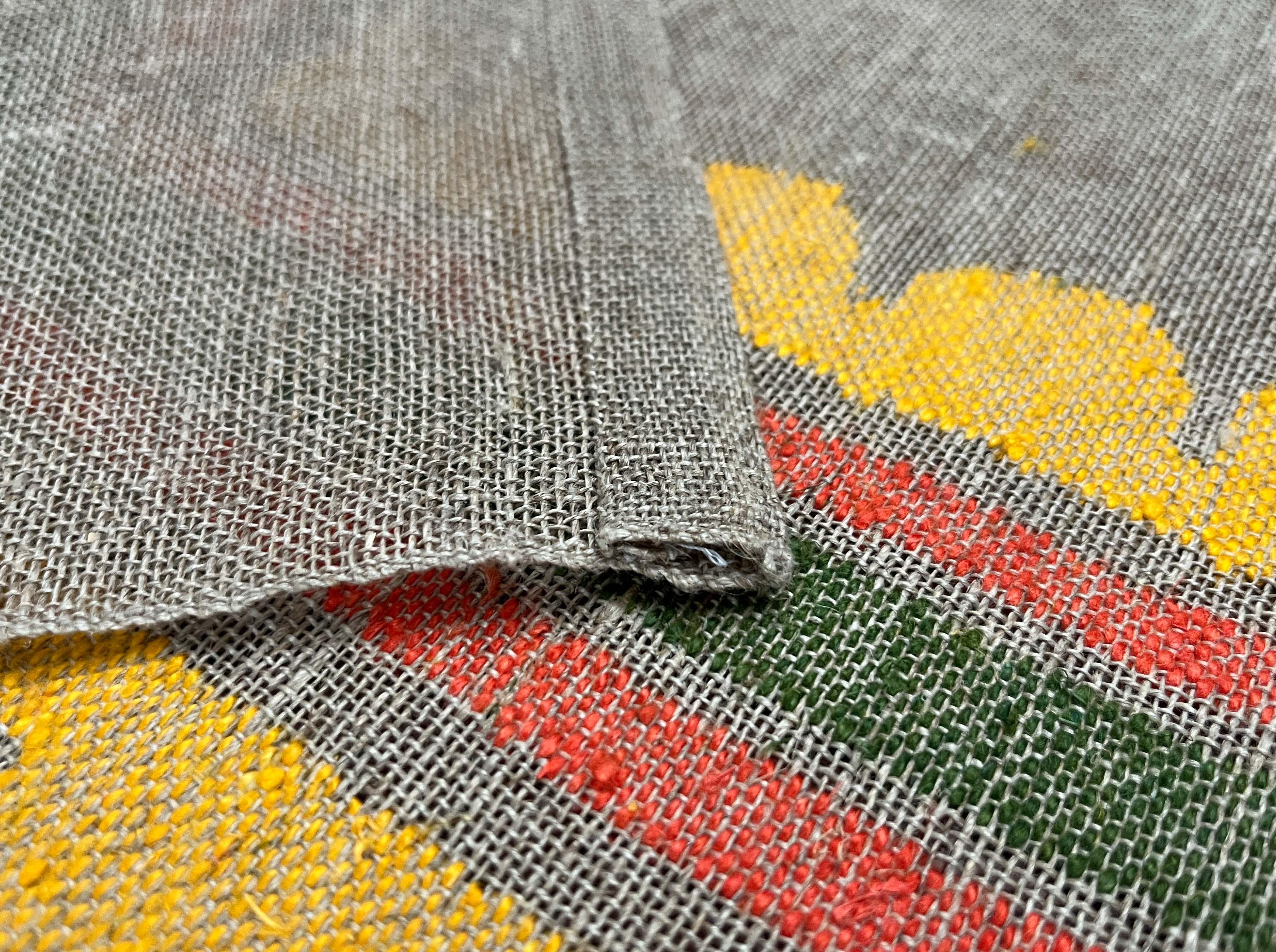 Arazzo da parete in lino ricamato di metà secolo moderno con design floreale Finlandia in vendita 8