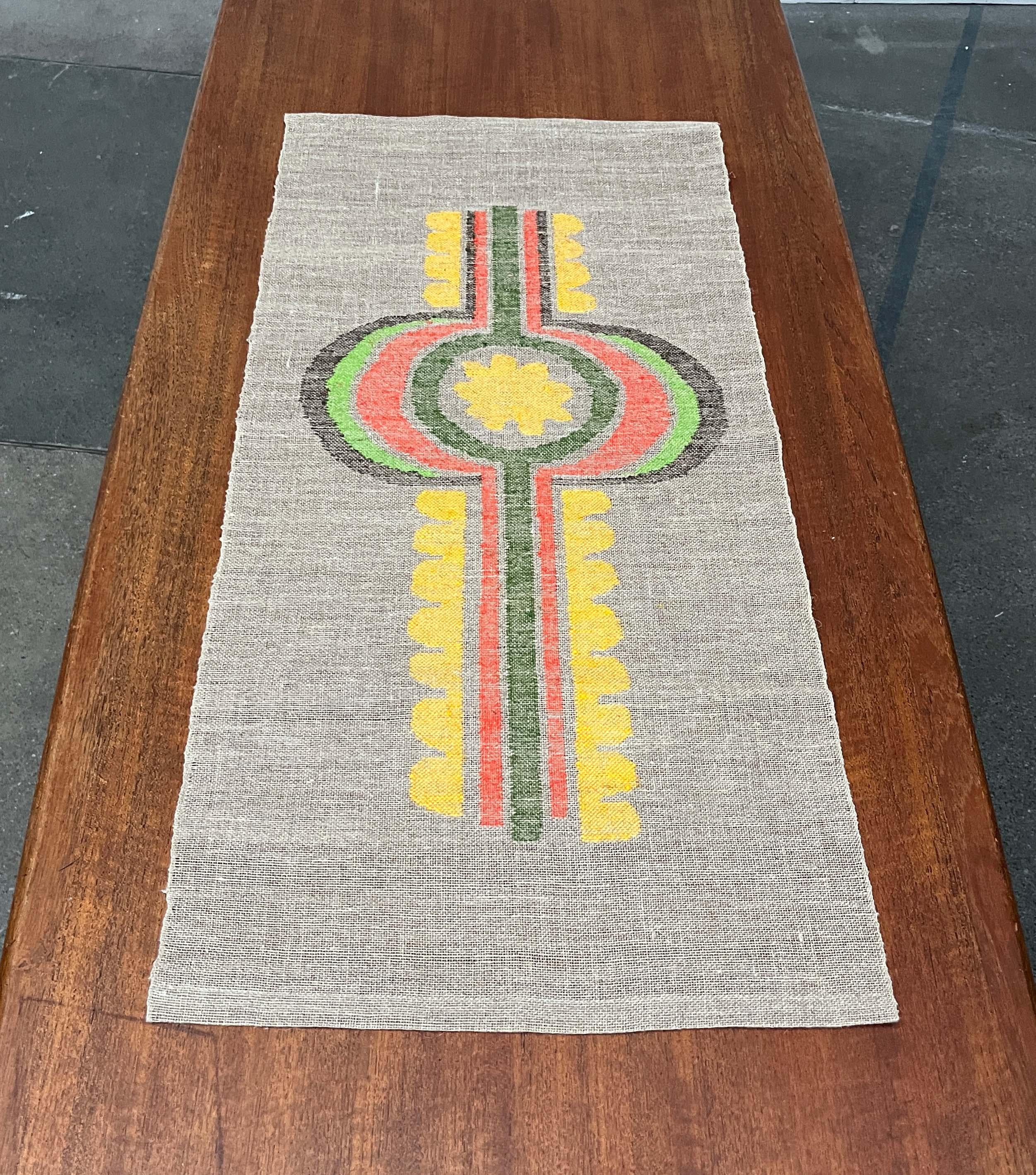 Arazzo da parete in lino ricamato di metà secolo moderno con design floreale Finlandia In condizioni buone in vendita a Hamburg, DE