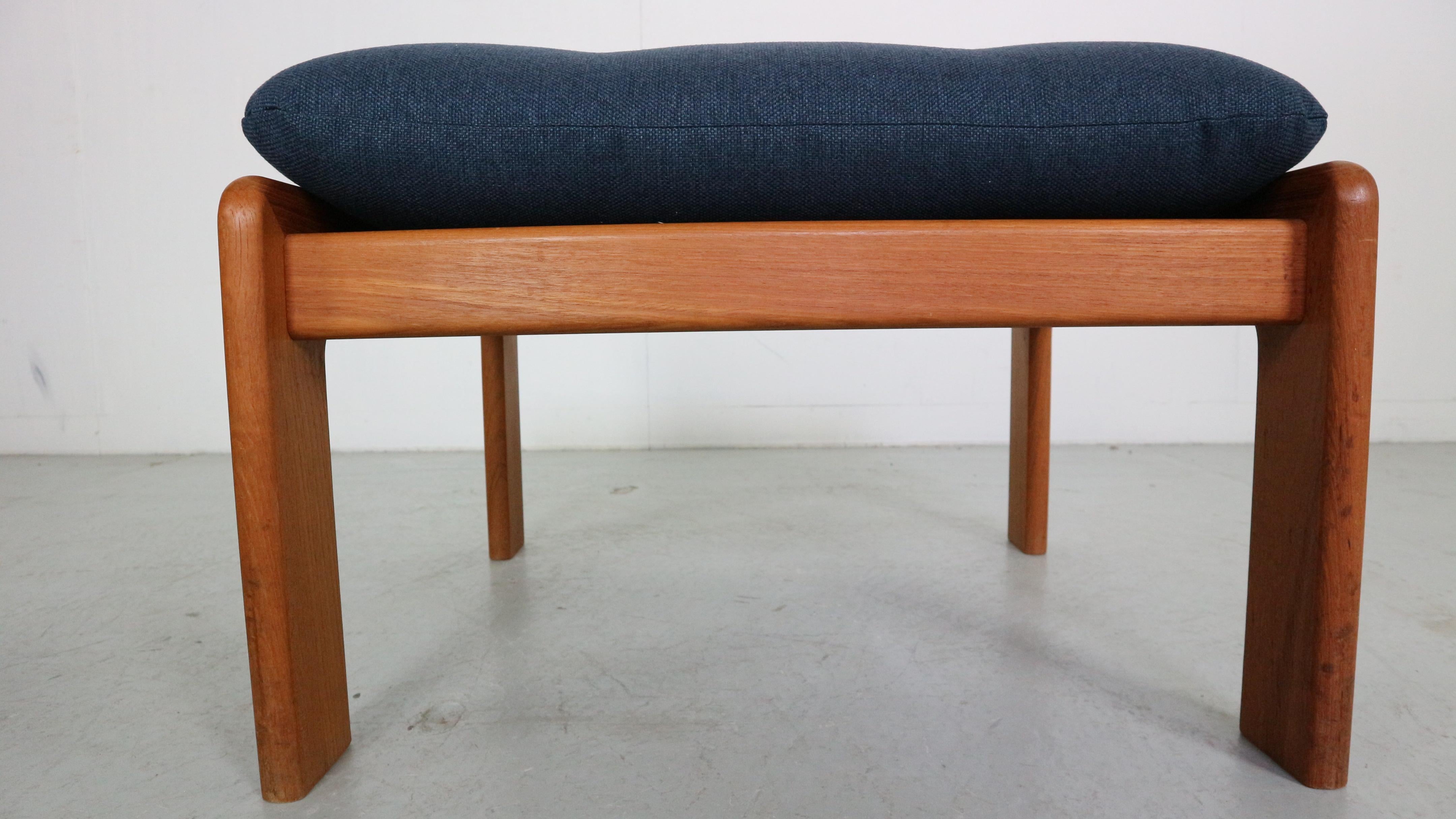 Mid- Century Modern EMC Møbler Teak Easy Lounge Chair & Ottoman, Denmark For Sale 11