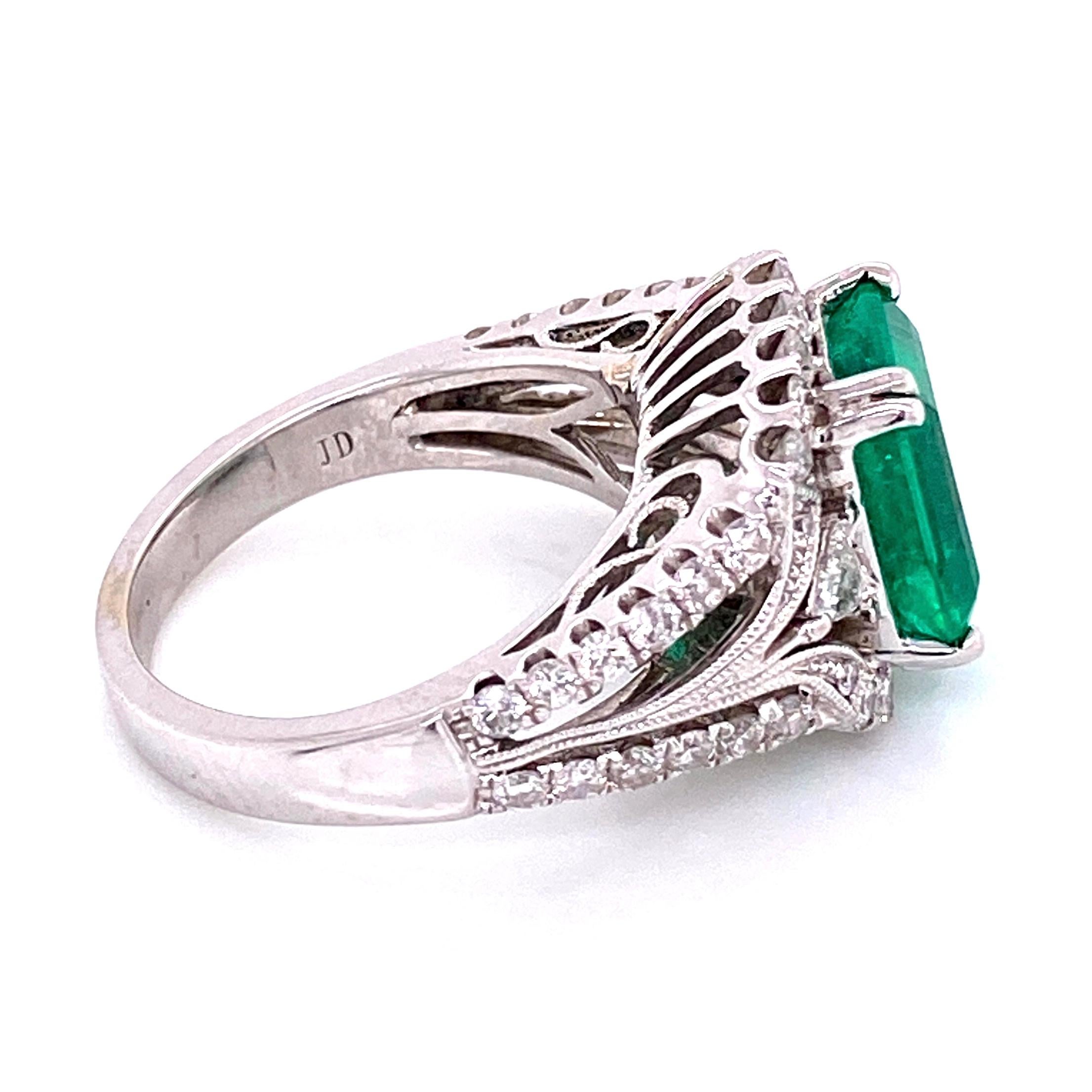Mid-Century Modern Emerald Cut Emerald and Diamond Gold Cocktail Ring For Sale 1