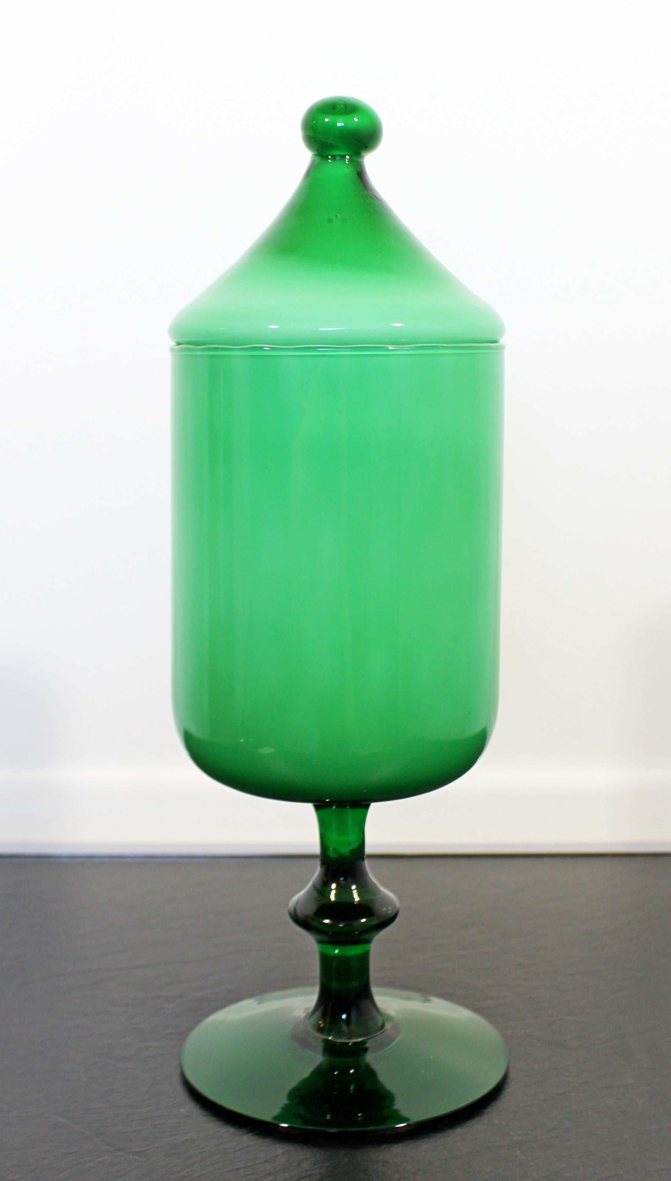 For your consideration is a beautiful, green glass lidded vessel, made in Empoli, Italy, circa 1960s. In excellent condition. The dimensions are 5