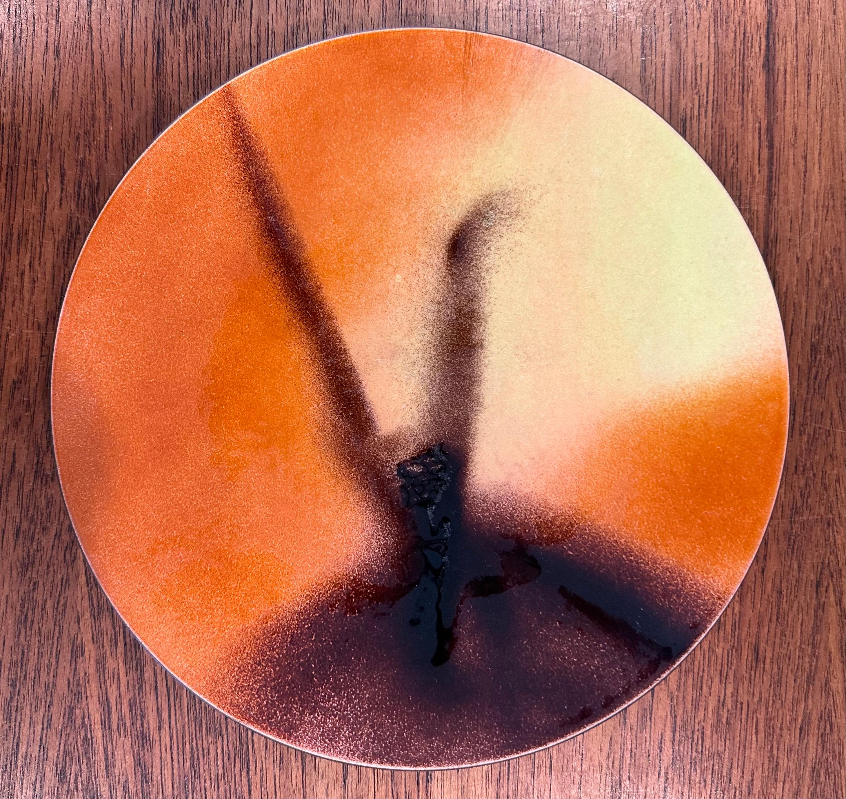 Piastra firmata con smalto astratto su rame della modernità di metà secolo In condizioni buone in vendita a San Diego, CA