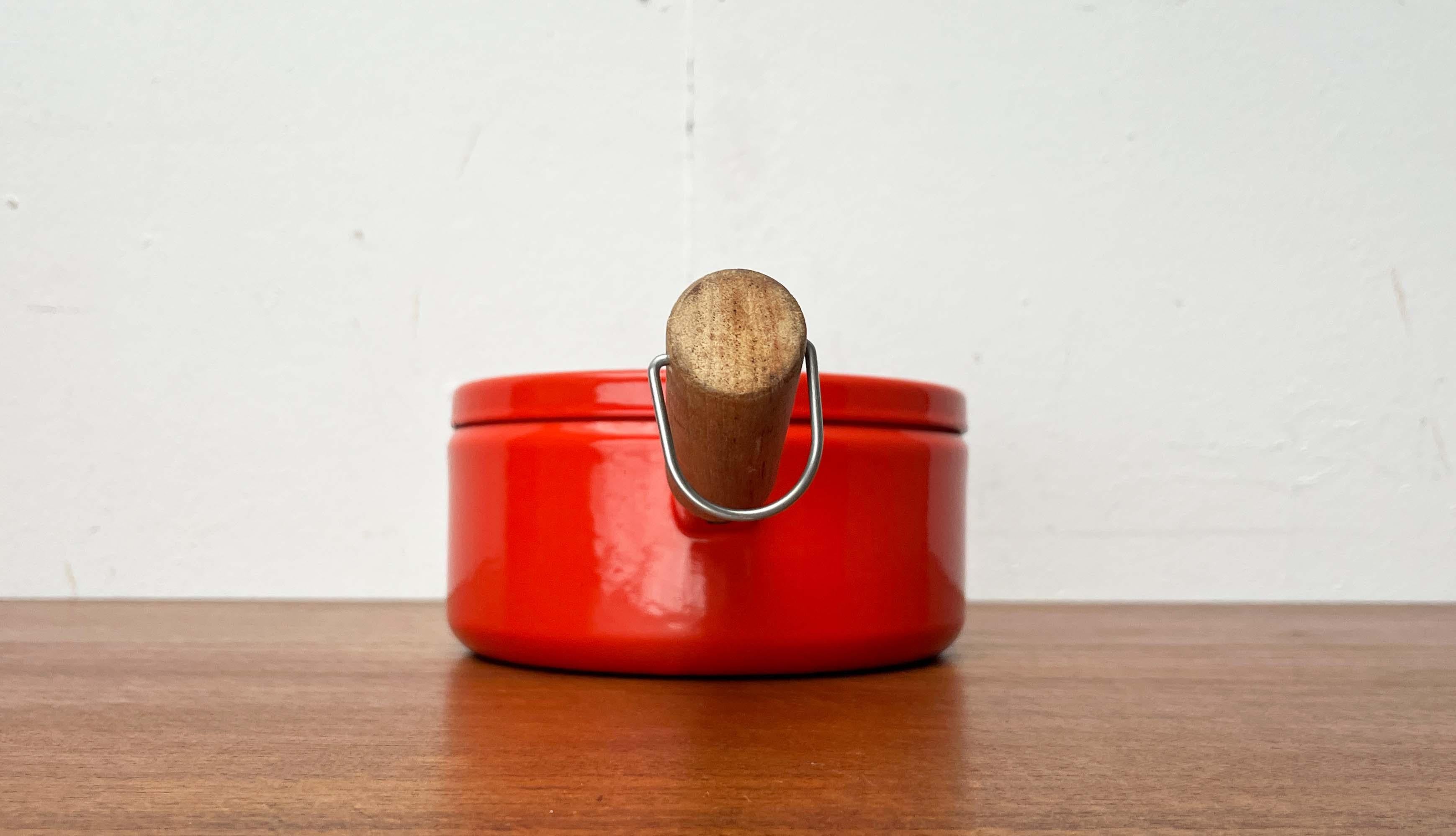 Metal Mid-Century Modern Enamel Orange Pot with Teak Handle Seppo Mallat Finel, 1960s For Sale