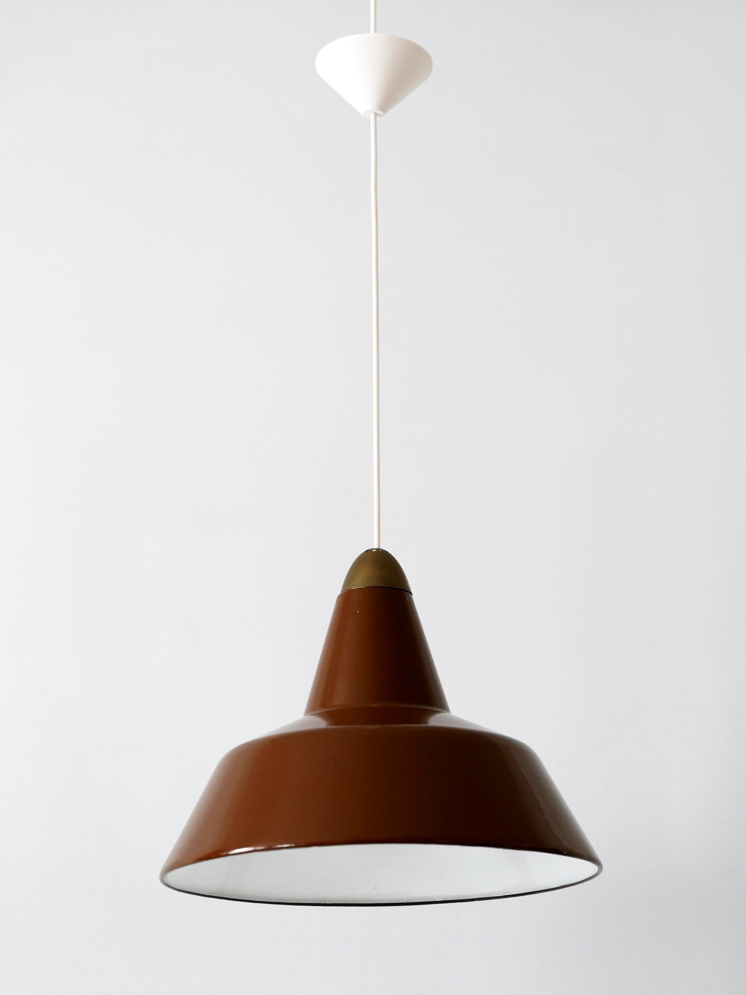 Mid-Century Modern Enameled Pendant Lamp by Louis Poulsen, Denmark, 1960s In Good Condition In Munich, DE