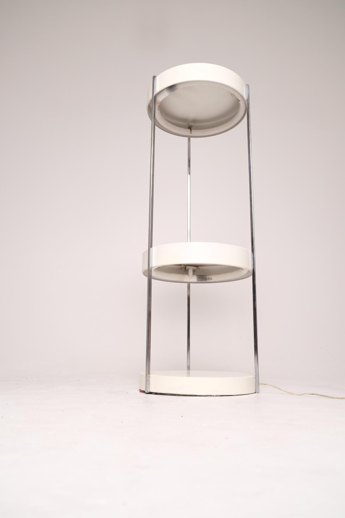 Mid-Century Modern Enameled Steel Floor Lamp by George Kovacs Estadounidense en venta
