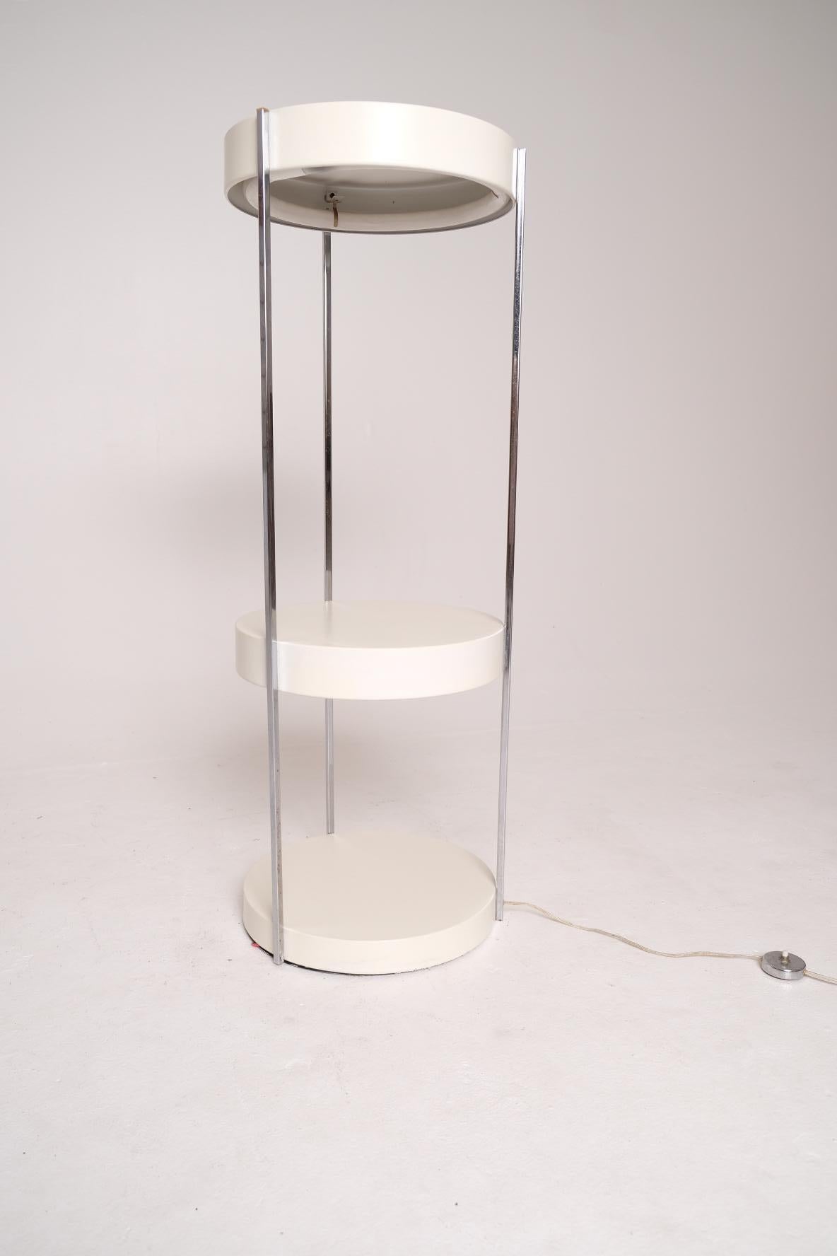 Mid-Century Modern Enameled Steel Floor Lamp by George Kovacs Esmaltado en venta
