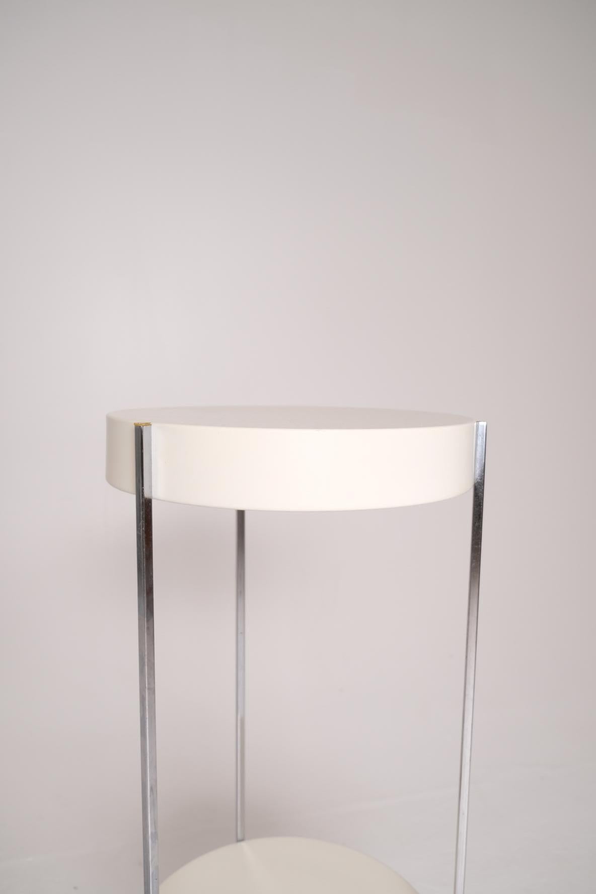 Mid-Century Modern Enameled Steel Floor Lamp by George Kovacs en Bueno estado para la venta en Los Angeles, CA