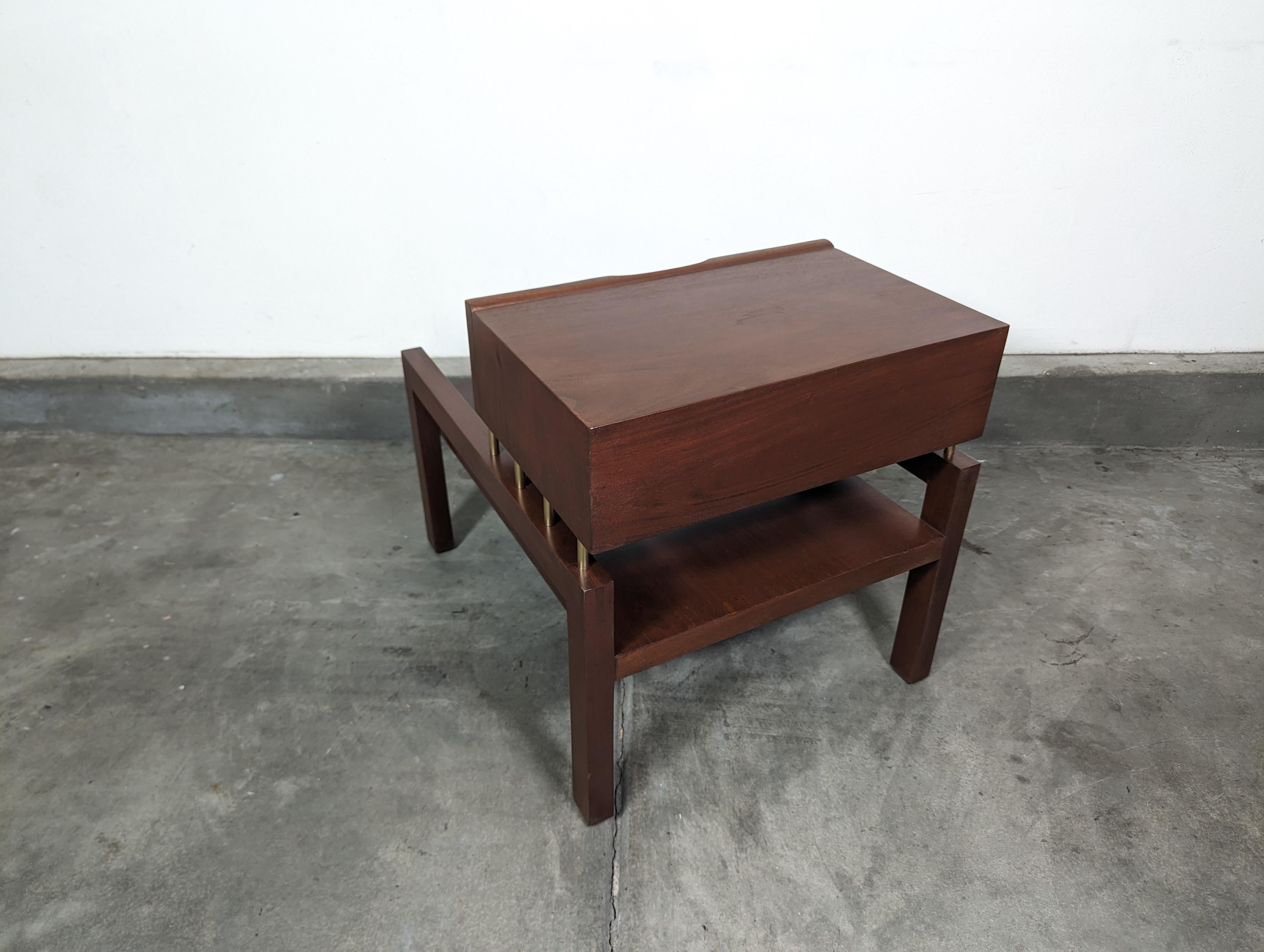 Mid Century Modern End Table by Edmond J. Spence for Industria Mueblera, c1950s For Sale 4