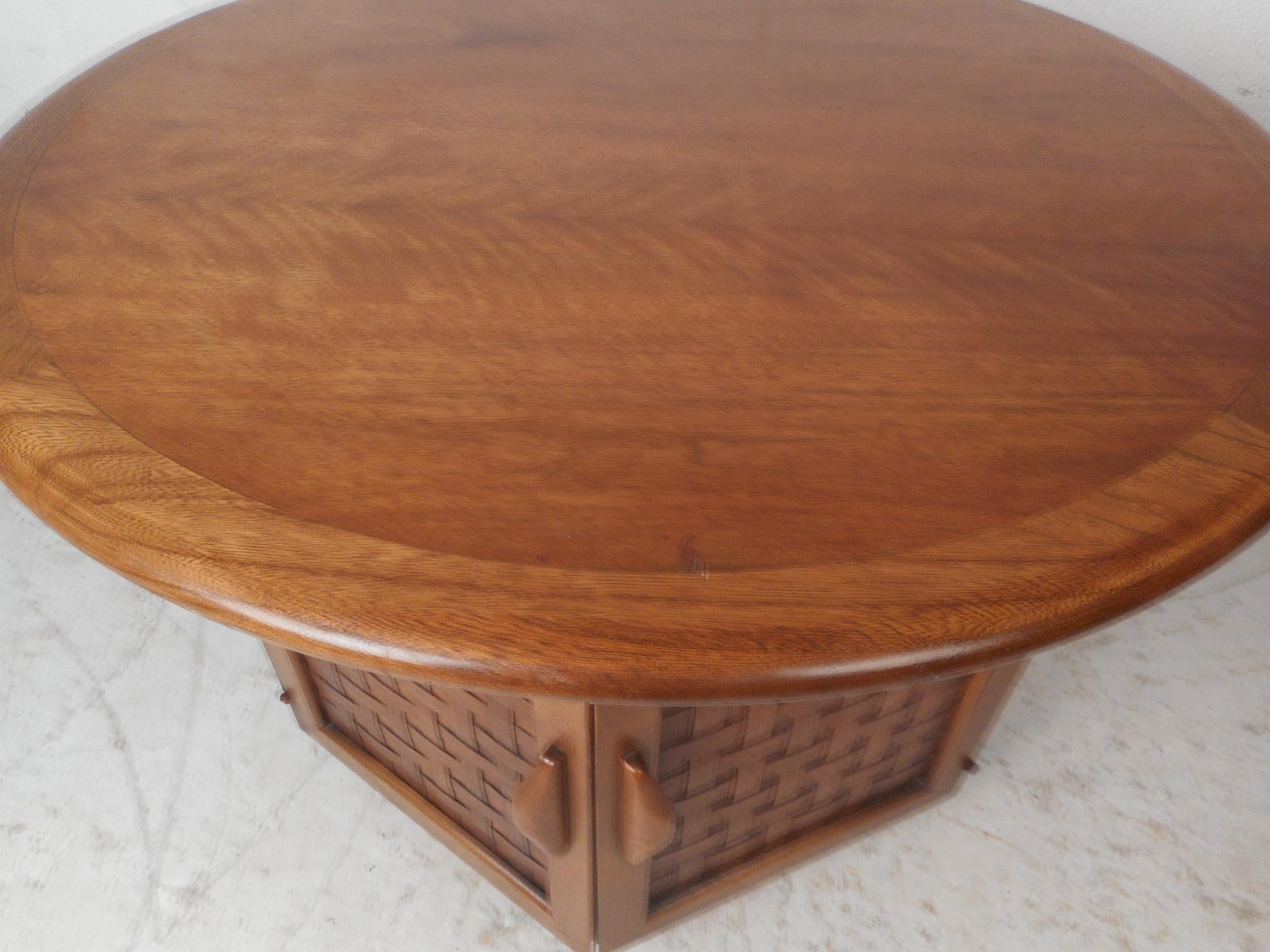 Oak Mid-Century Modern End Table by Lane Furniture