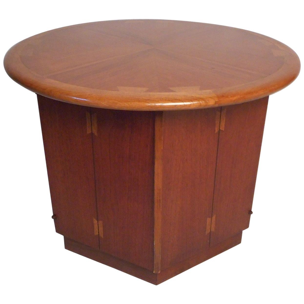 Mid-Century Modern End Table by Lane Furniture