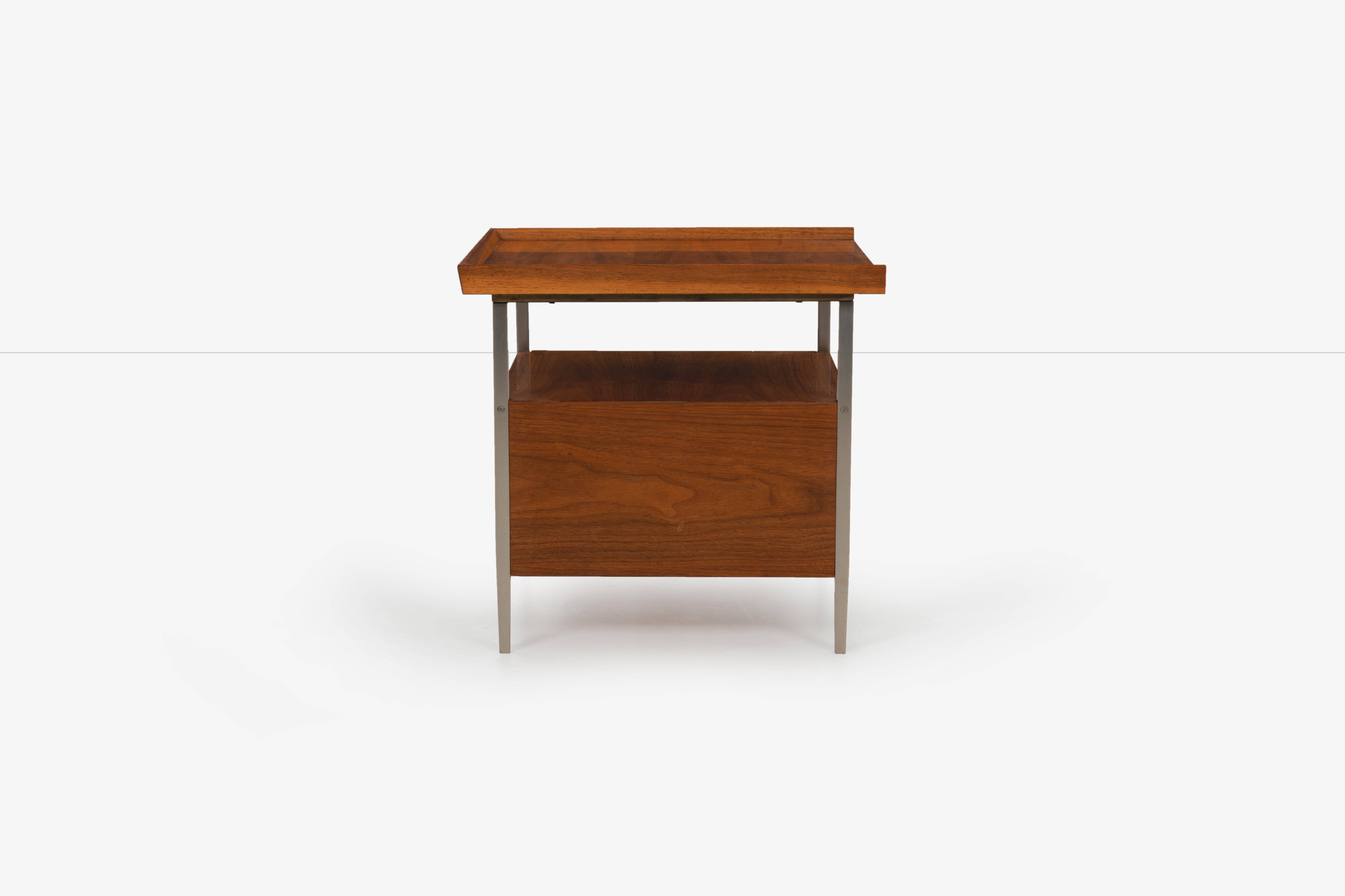 Mid-Century Modern End Table Finn Juhl Style In Good Condition In Chicago, IL