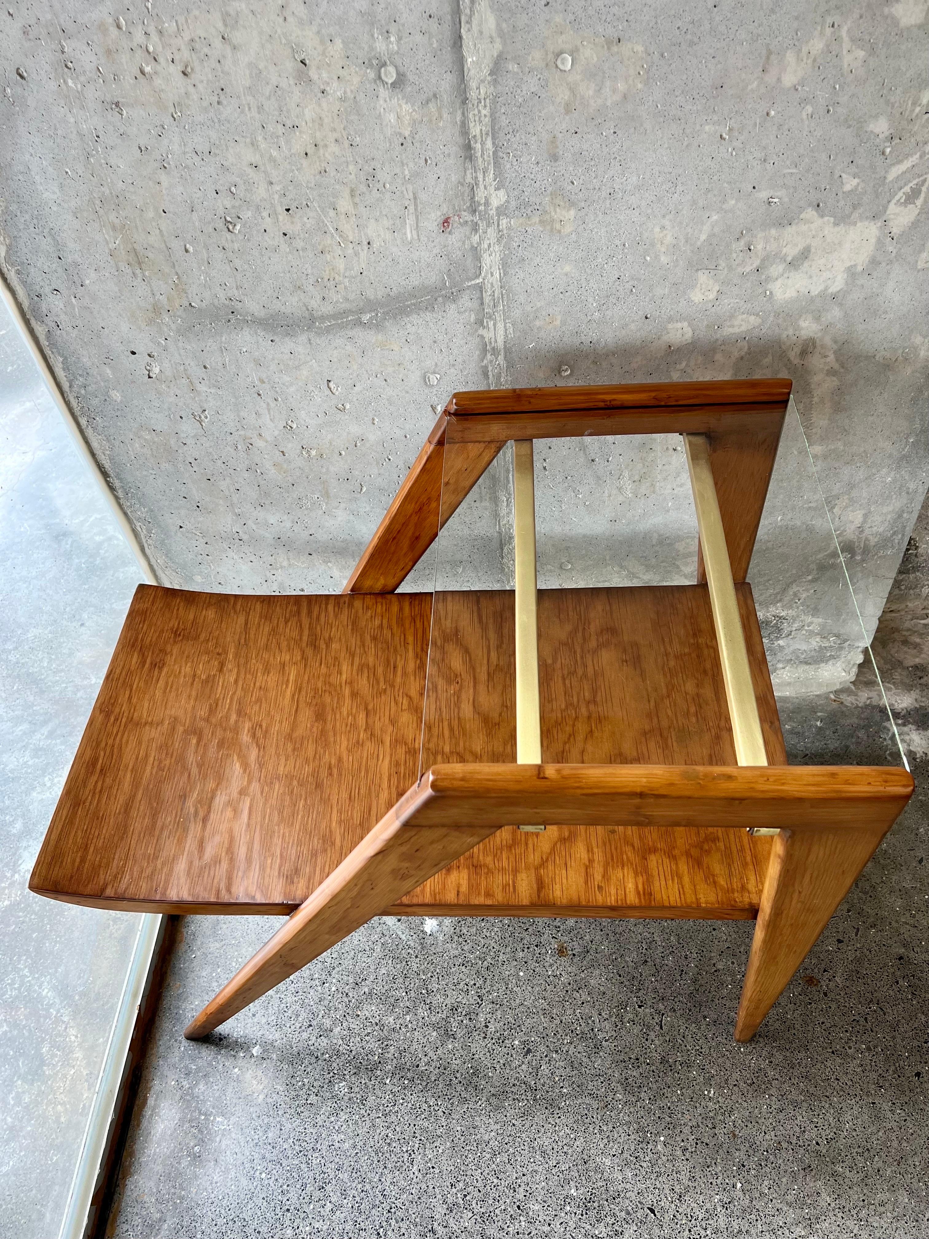 Mid-20th Century Mid-Century Modern End Table