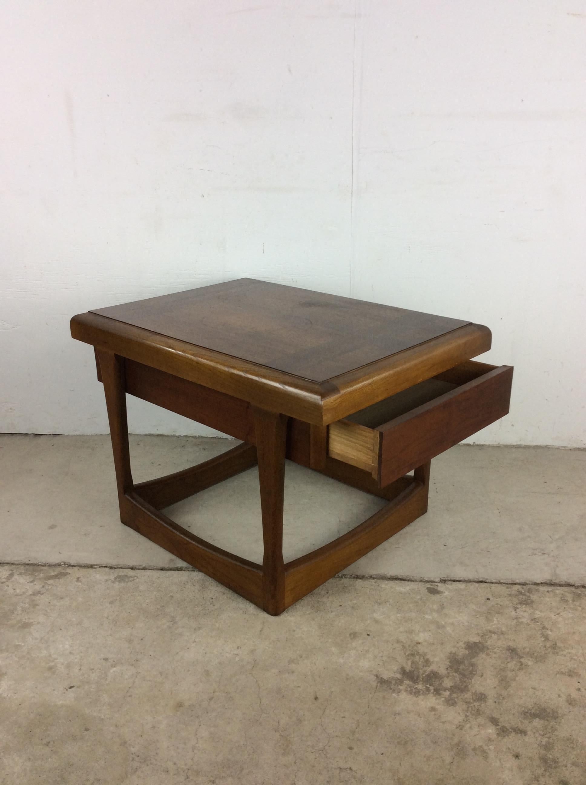Mid-Century Modern End Table with Drawer by Lane Furniture For Sale 4
