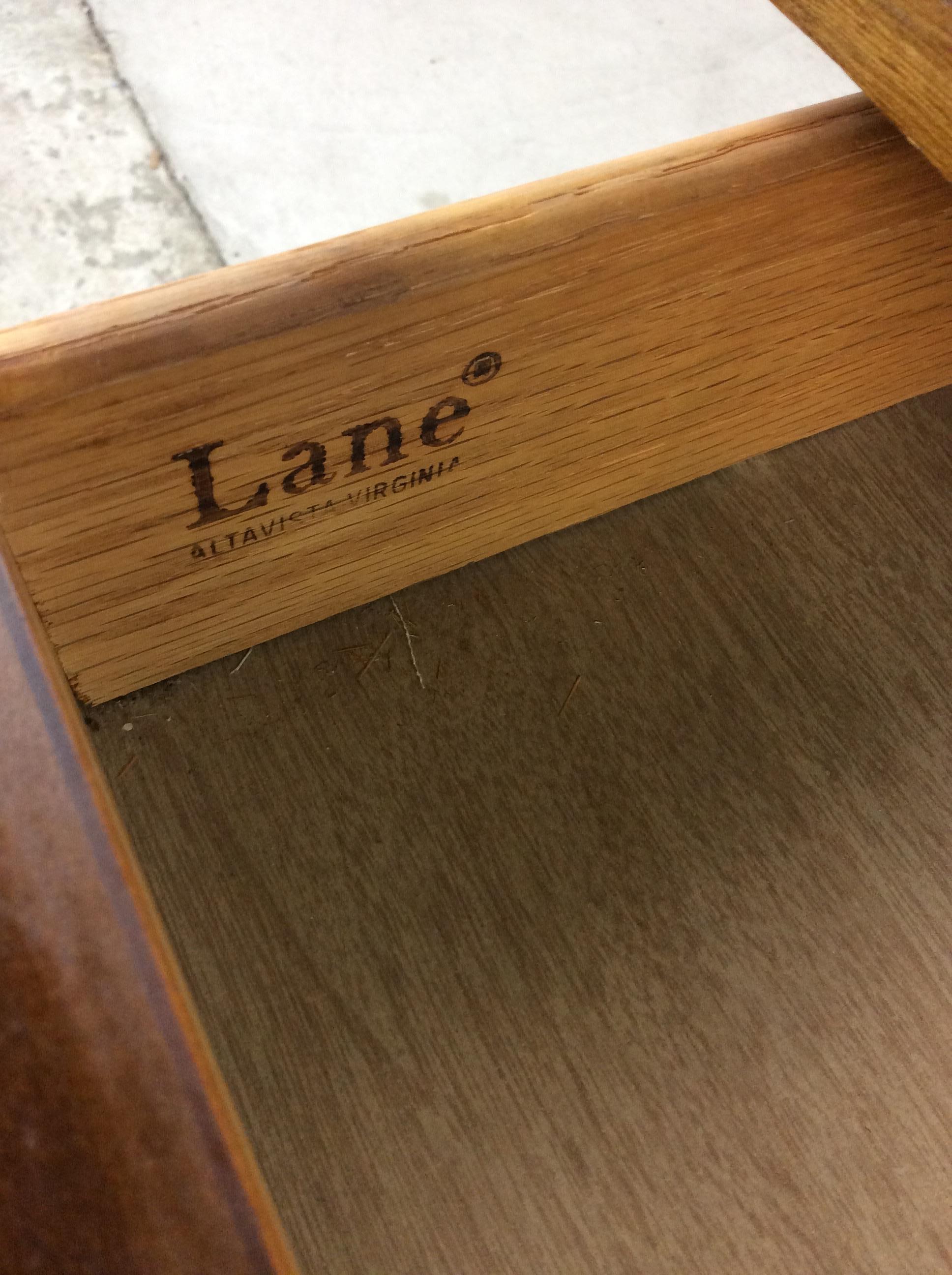 Moderner Beistelltisch aus der Mitte des Jahrhunderts mit Schublade von Lane Furniture  (Walnuss) im Angebot