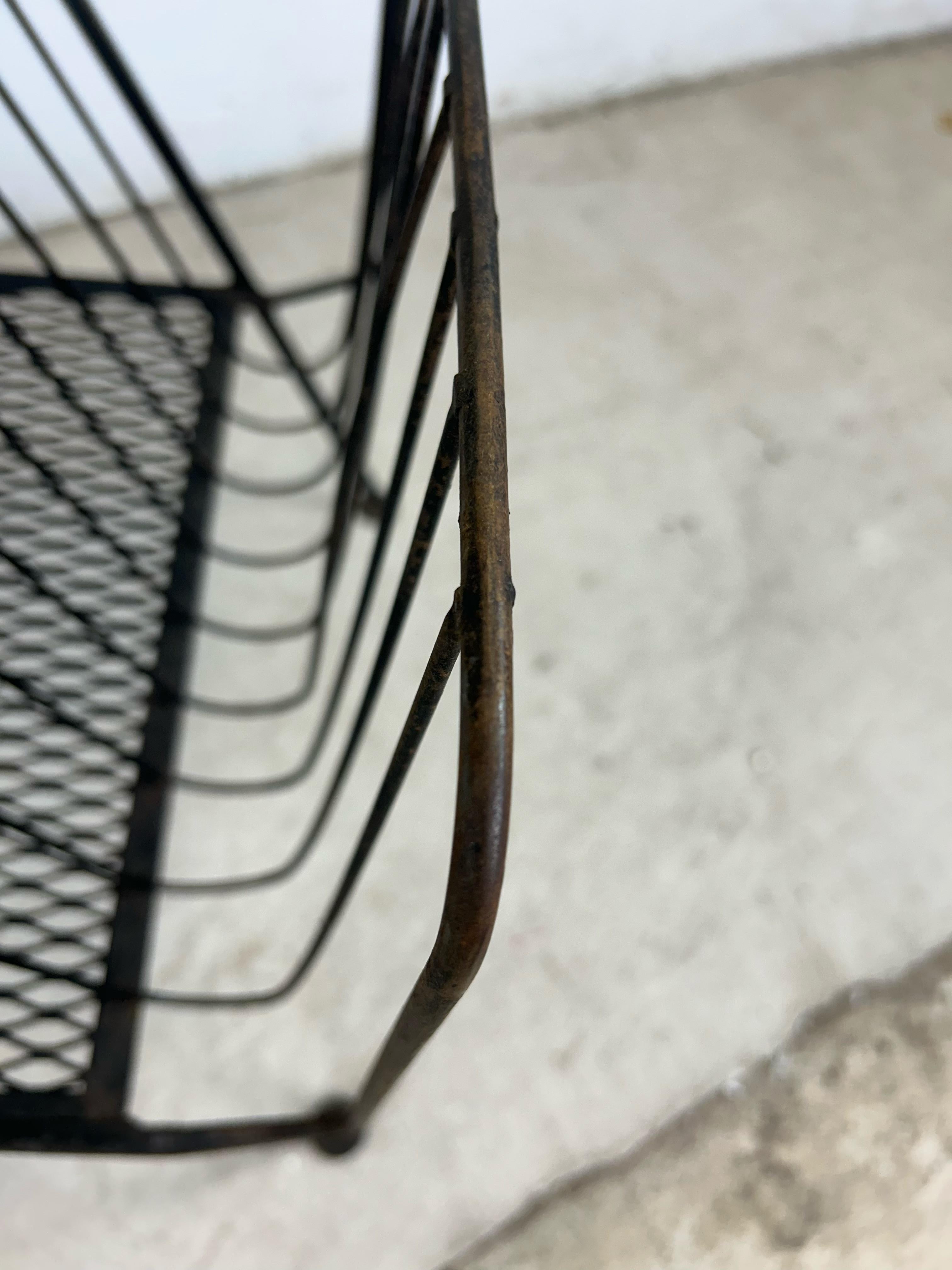 Mid Century Modern End Table with Magazine Rack Base 4