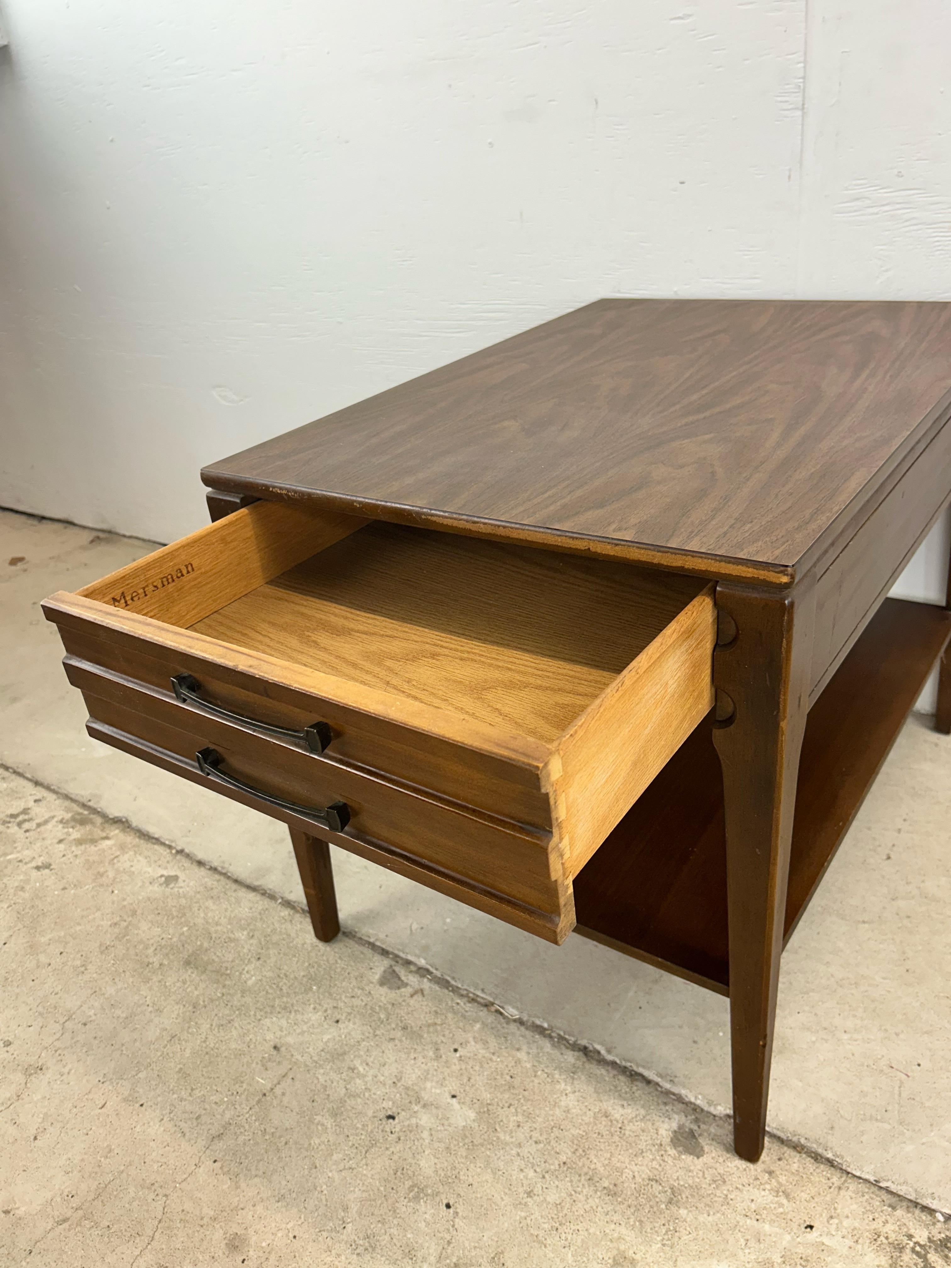 Mid Century Modern End Table with Single Drawer by Mersman For Sale 1