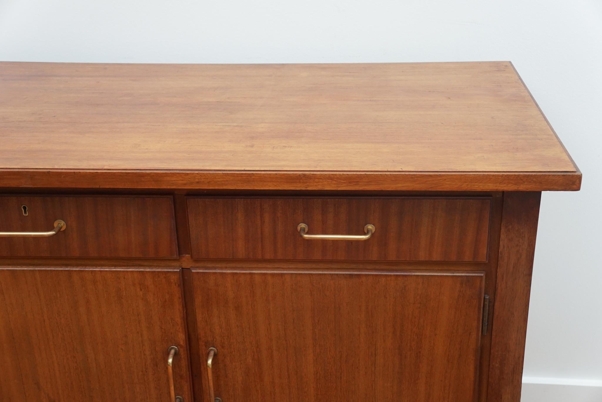 Mid-Century Modern English Sideboard In Good Condition For Sale In Hudson, NY