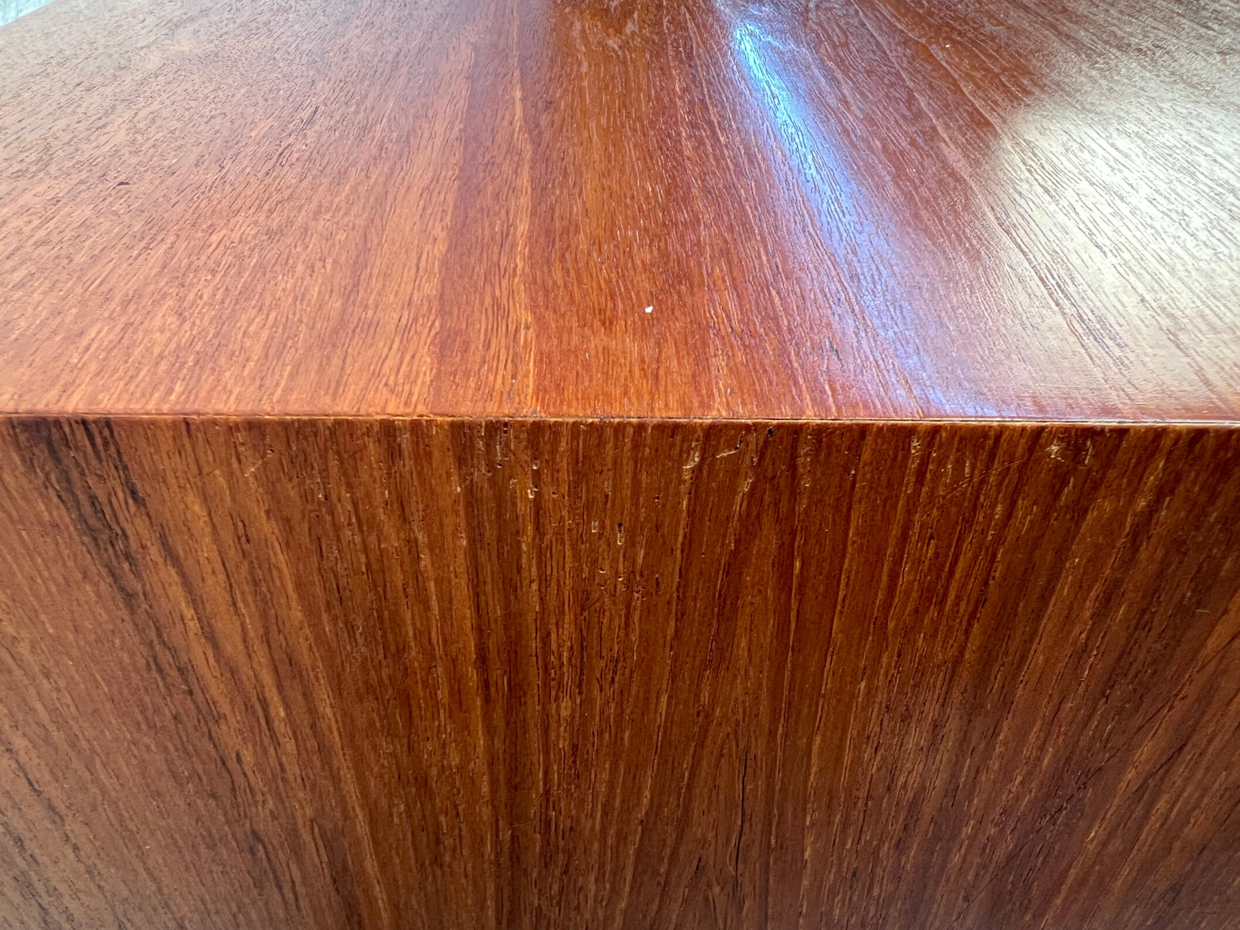 Buffet in teak inglese di metà secolo moderno di McIntosh Furniture in vendita 4