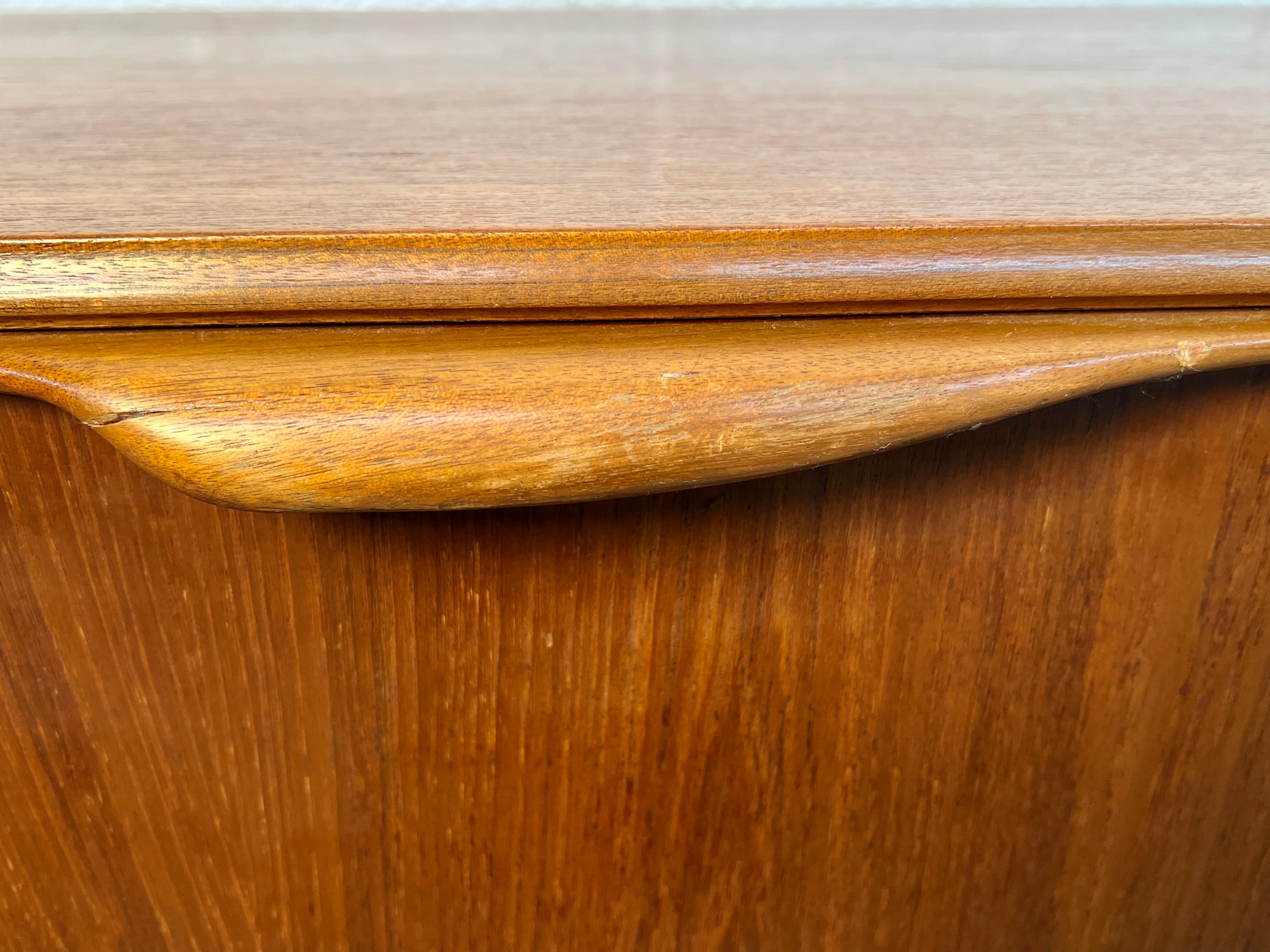 Fine XX secolo Buffet in teak inglese di metà secolo moderno di McIntosh Furniture in vendita