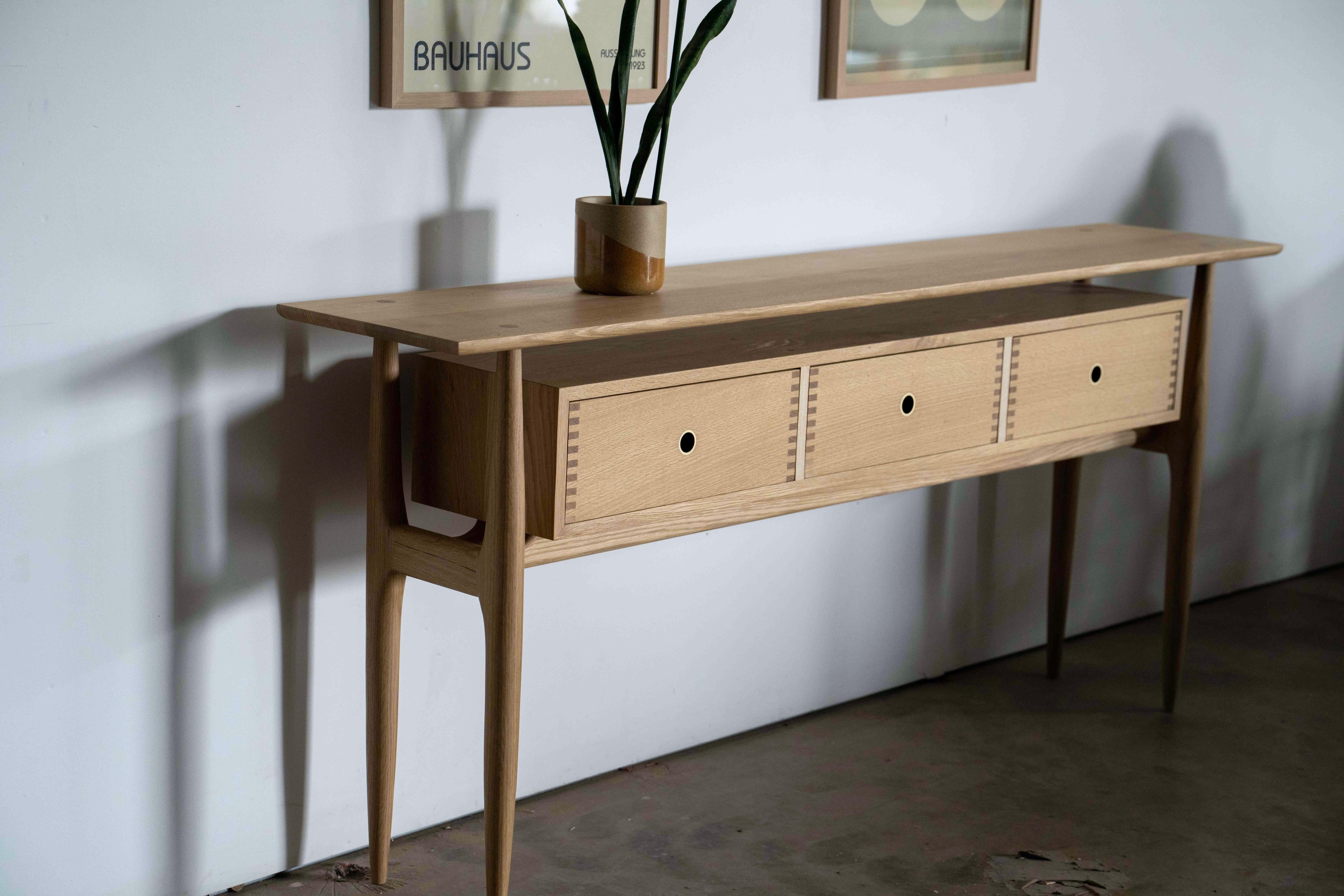 Mid Century Modern Entry Table  For Sale 6