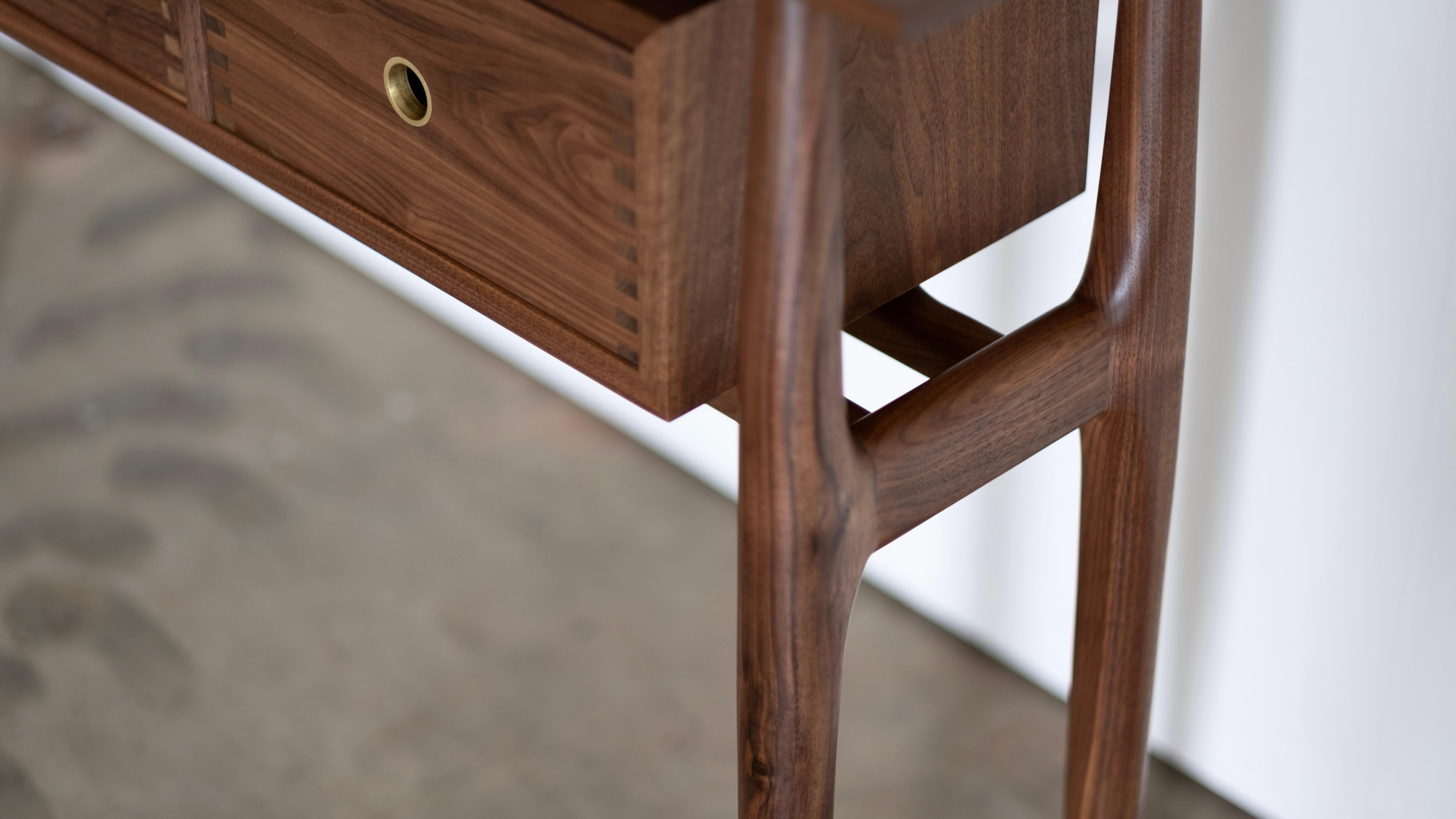 Mid Century Modern Entry Table  In New Condition For Sale In Vancouver, WA