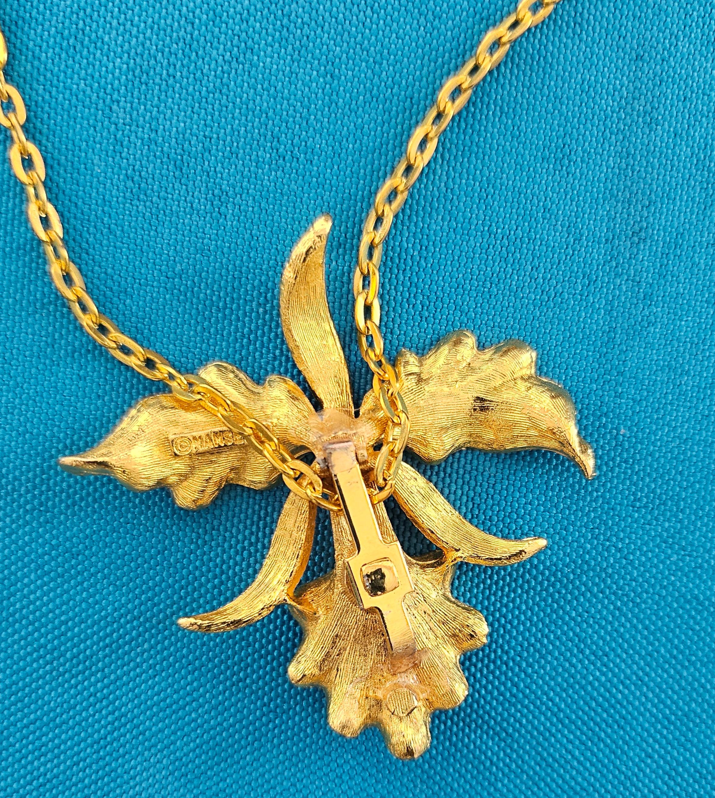 Collana con ciondolo a forma di orchidea dell'era moderna di metà secolo in vendita 2